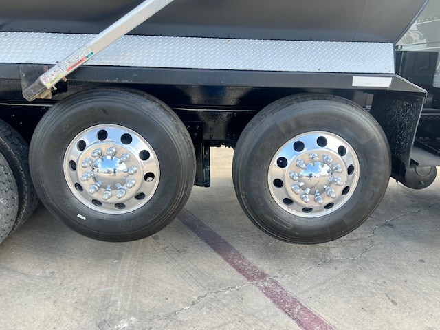 2018 Mack - image 14