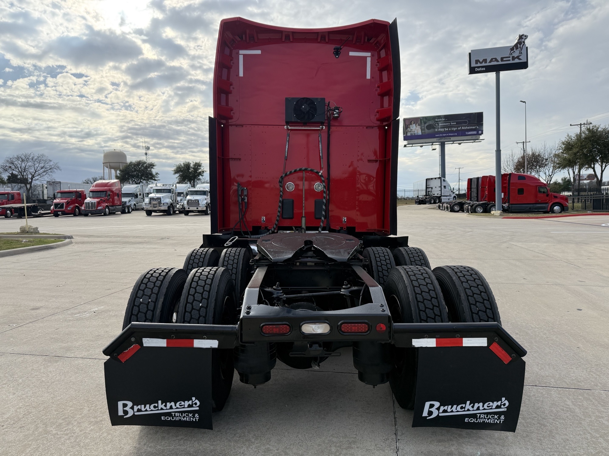 2022 Peterbilt 579 - image 6