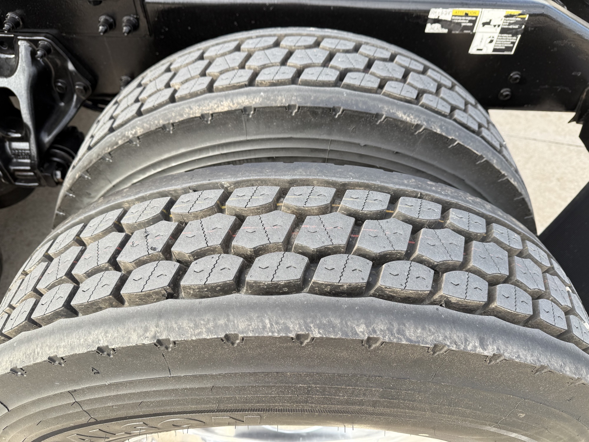 2022 Peterbilt 579 - image 4