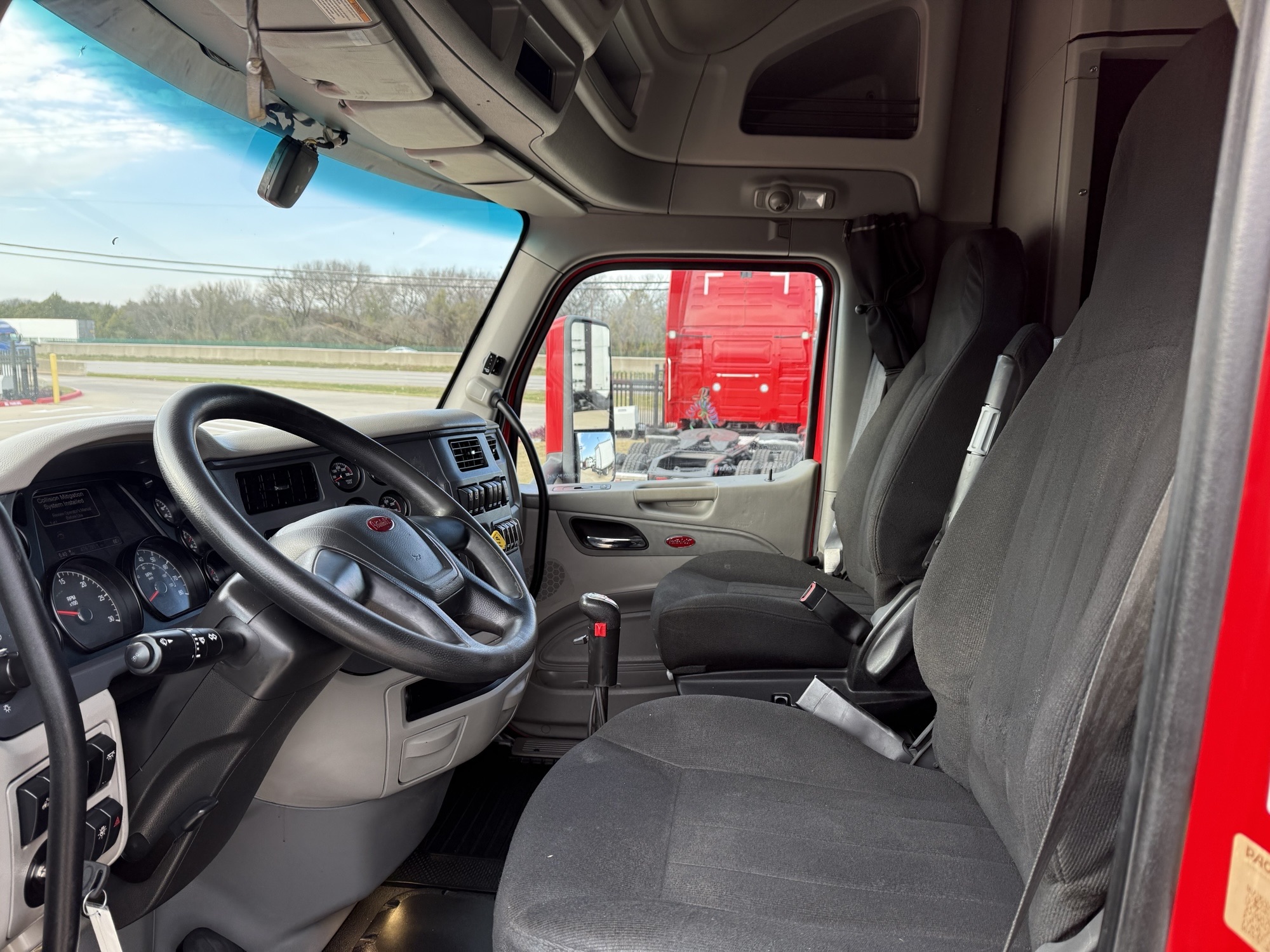 2022 Peterbilt 579 - image 21