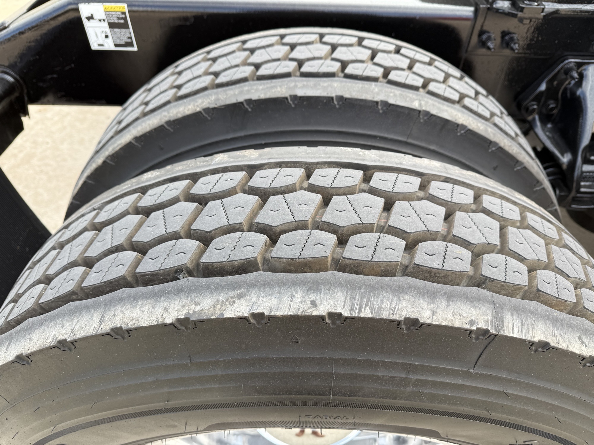 2022 Peterbilt 579 - image 8