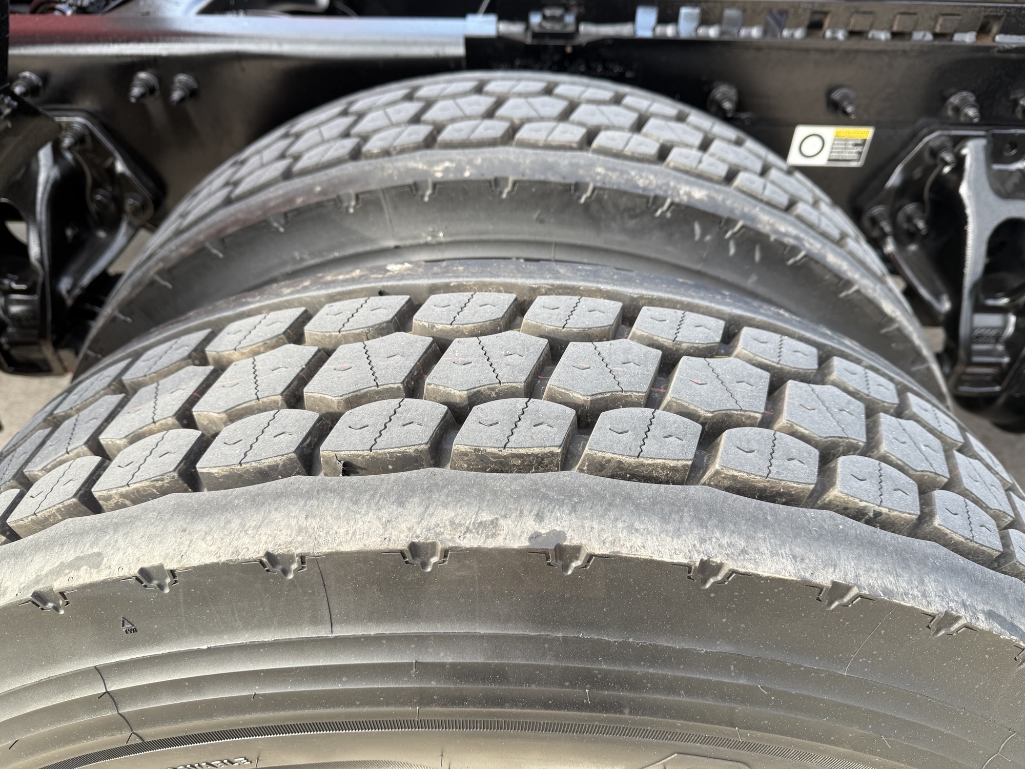 2022 Peterbilt 579 - image 3