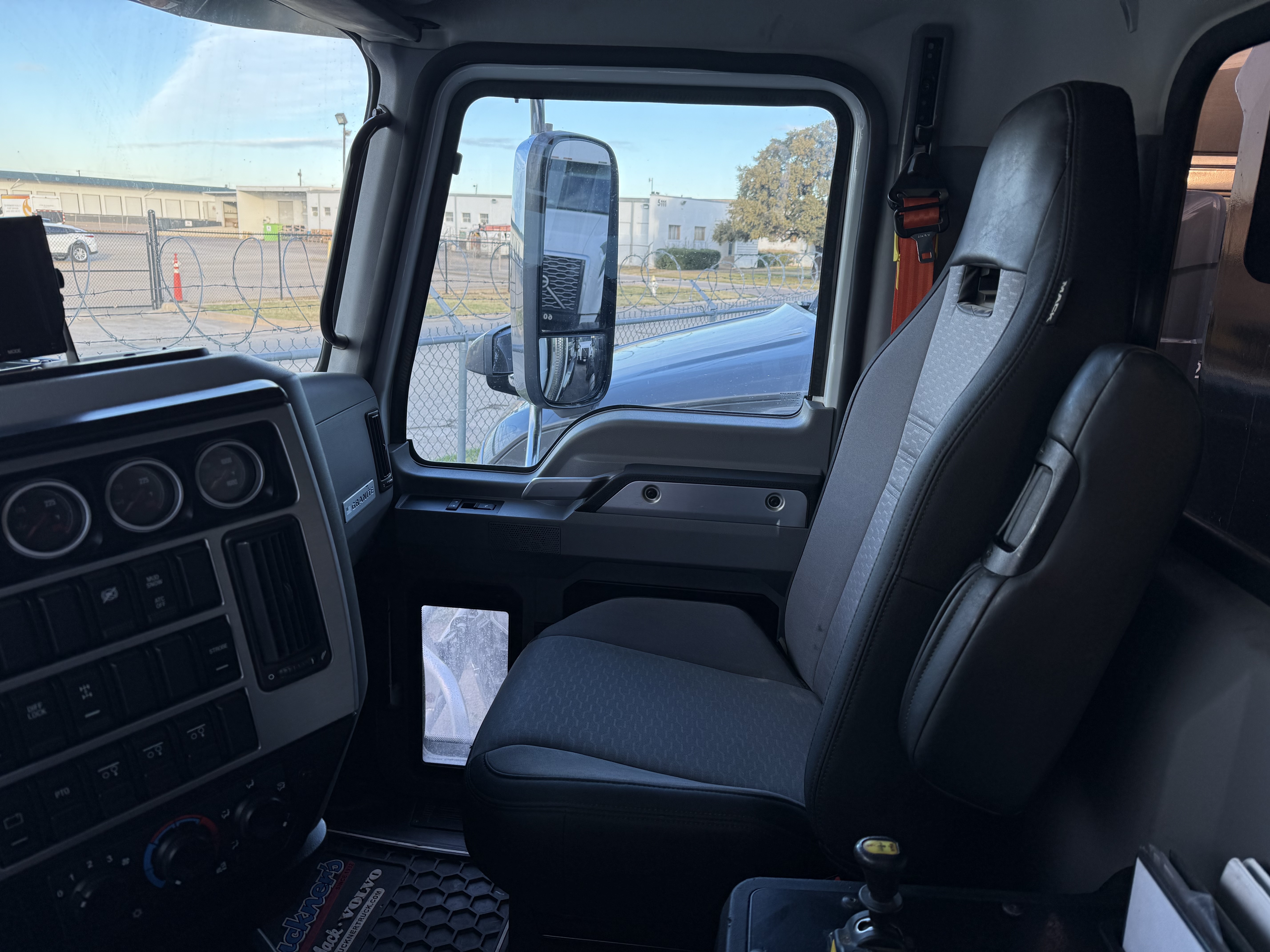 2022 Mack - image 6