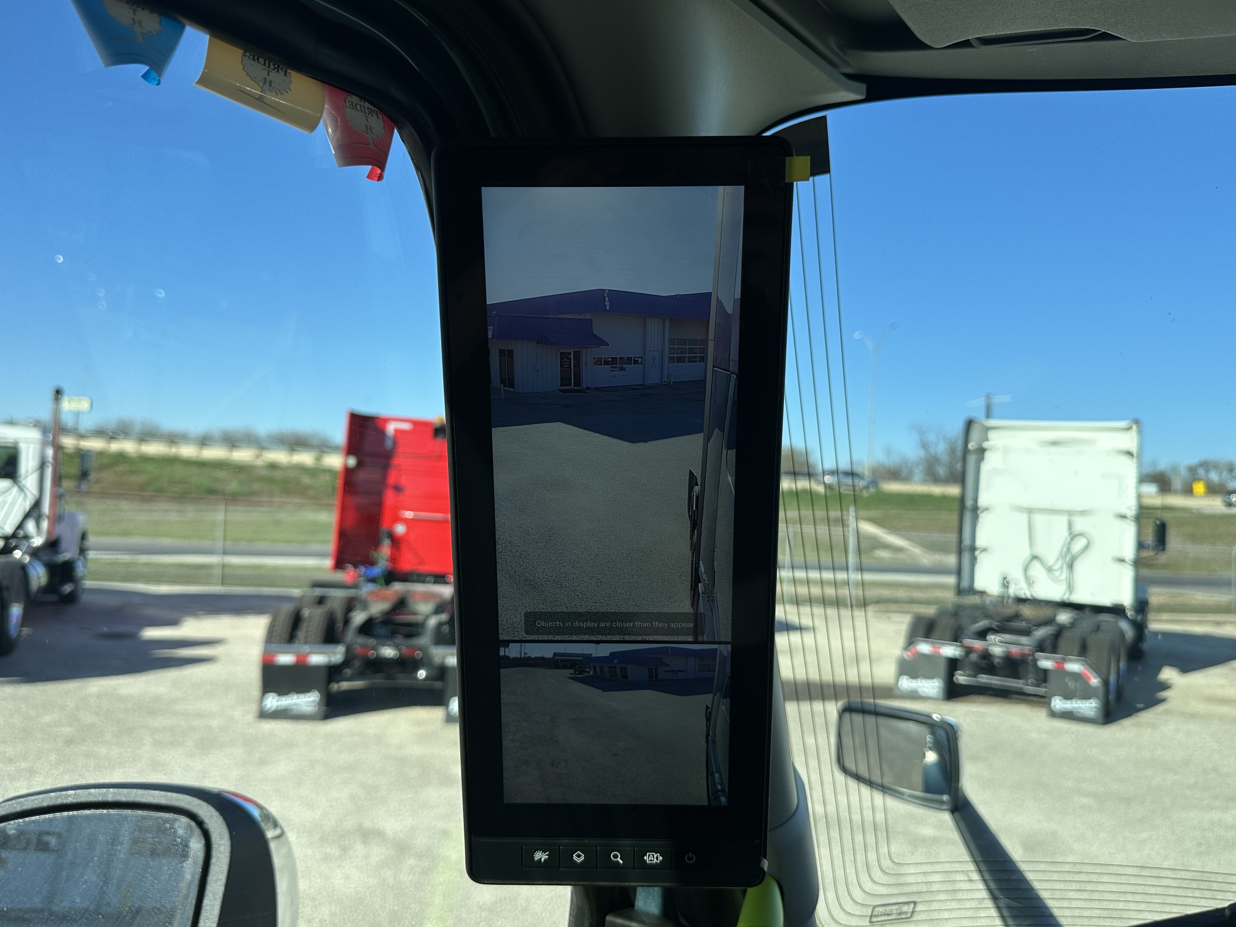 2026 Volvo - image 38