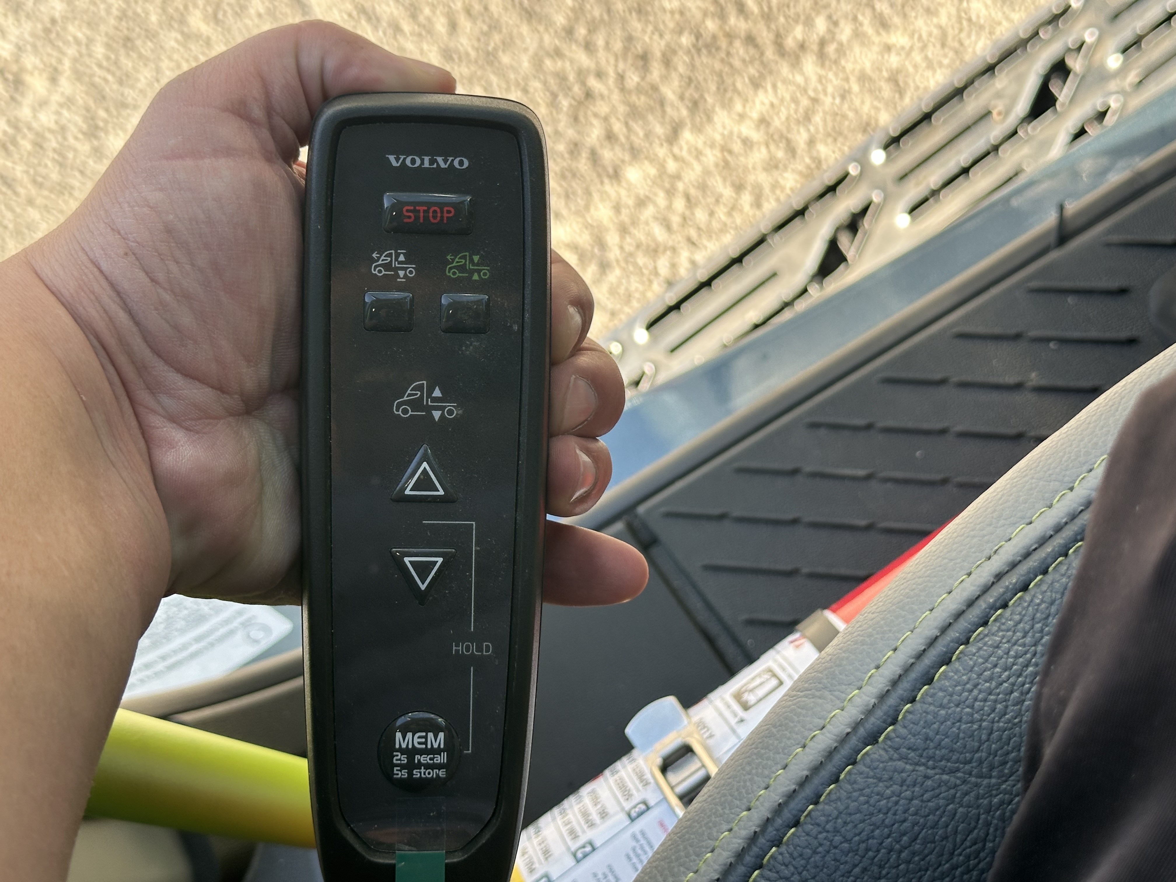 2026 Volvo - image 41