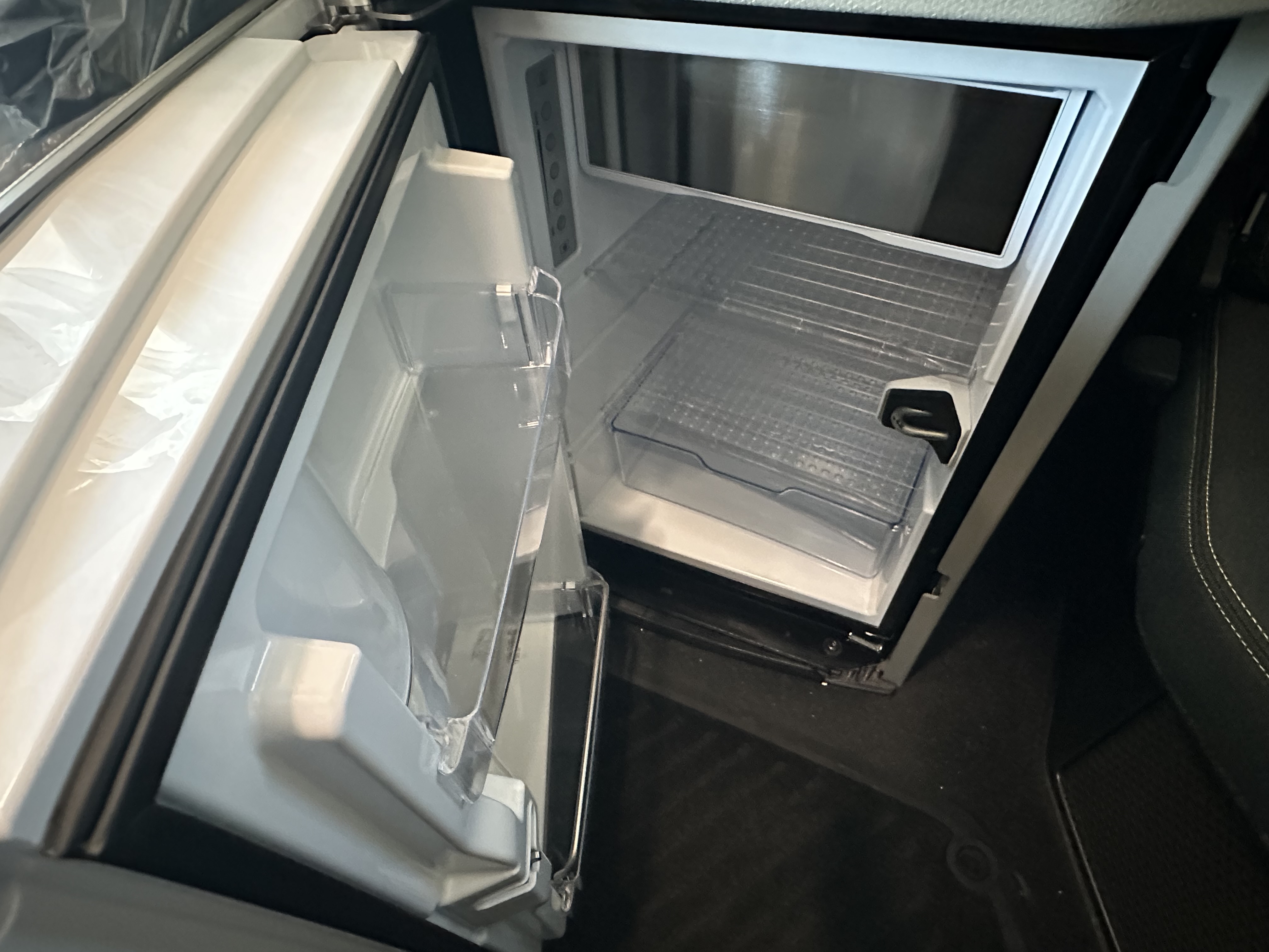 2026 Volvo - image 34