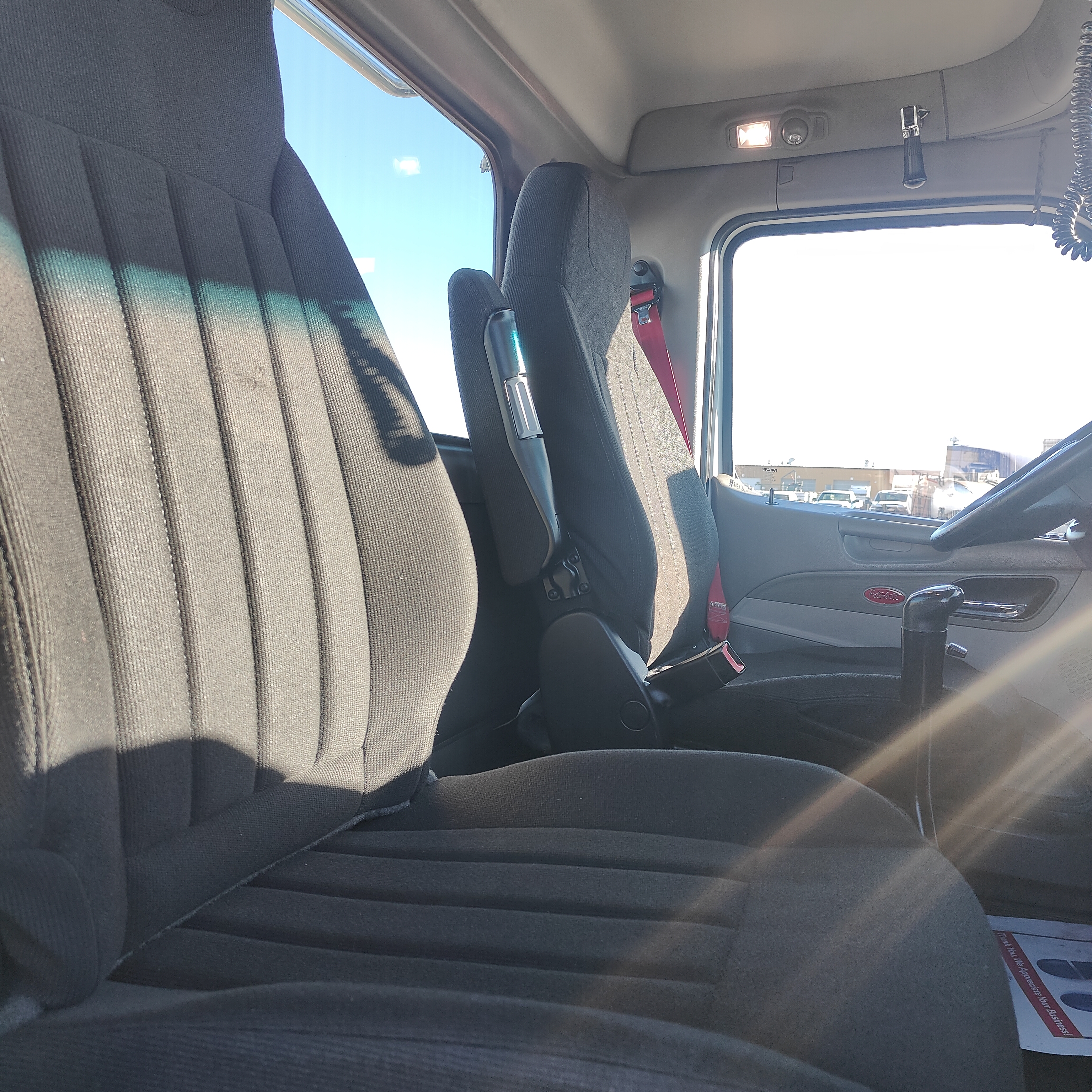 2020 Peterbilt 579 - image 13