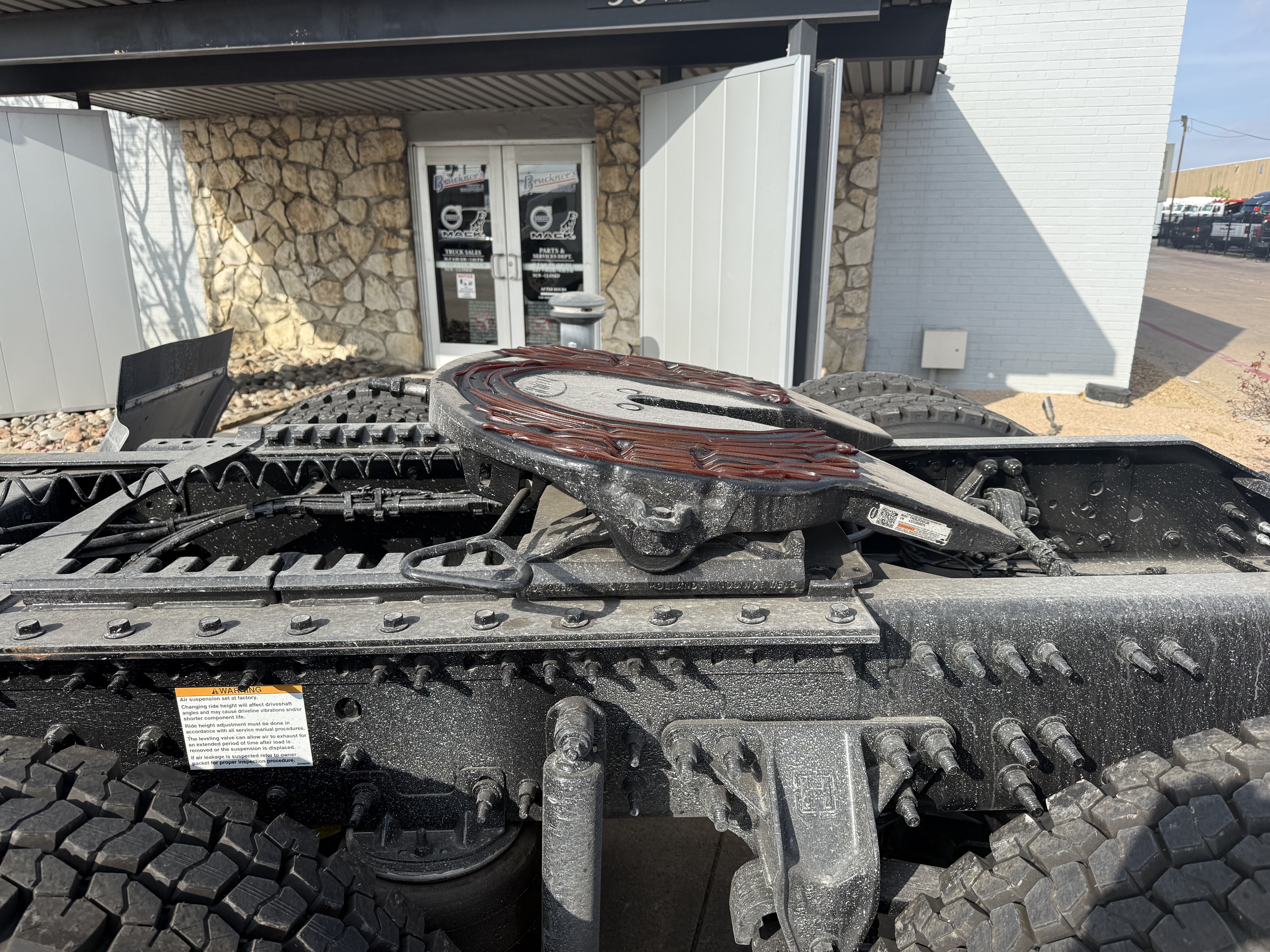 2026 Volvo - image 9