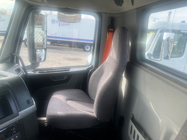 2019 Volvo - image 11