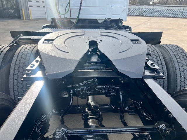 2019 Volvo - image 21