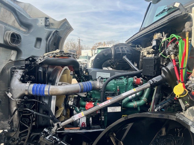 2019 Volvo - image 14