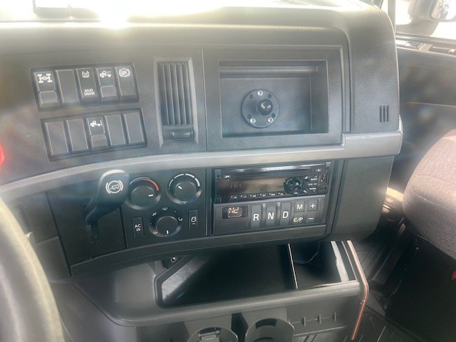 2019 Volvo - image 9