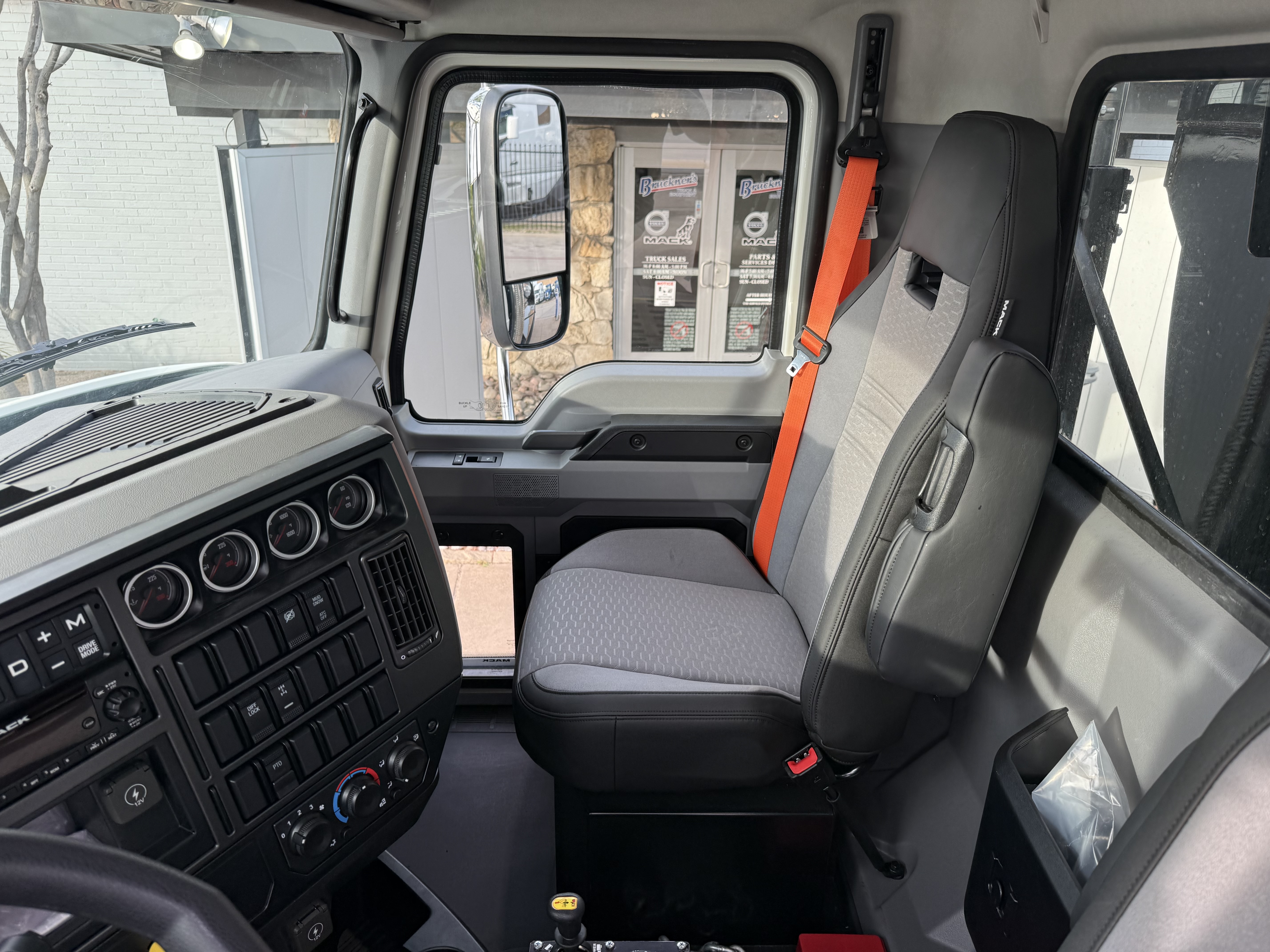 2026 Mack Granite - image 11