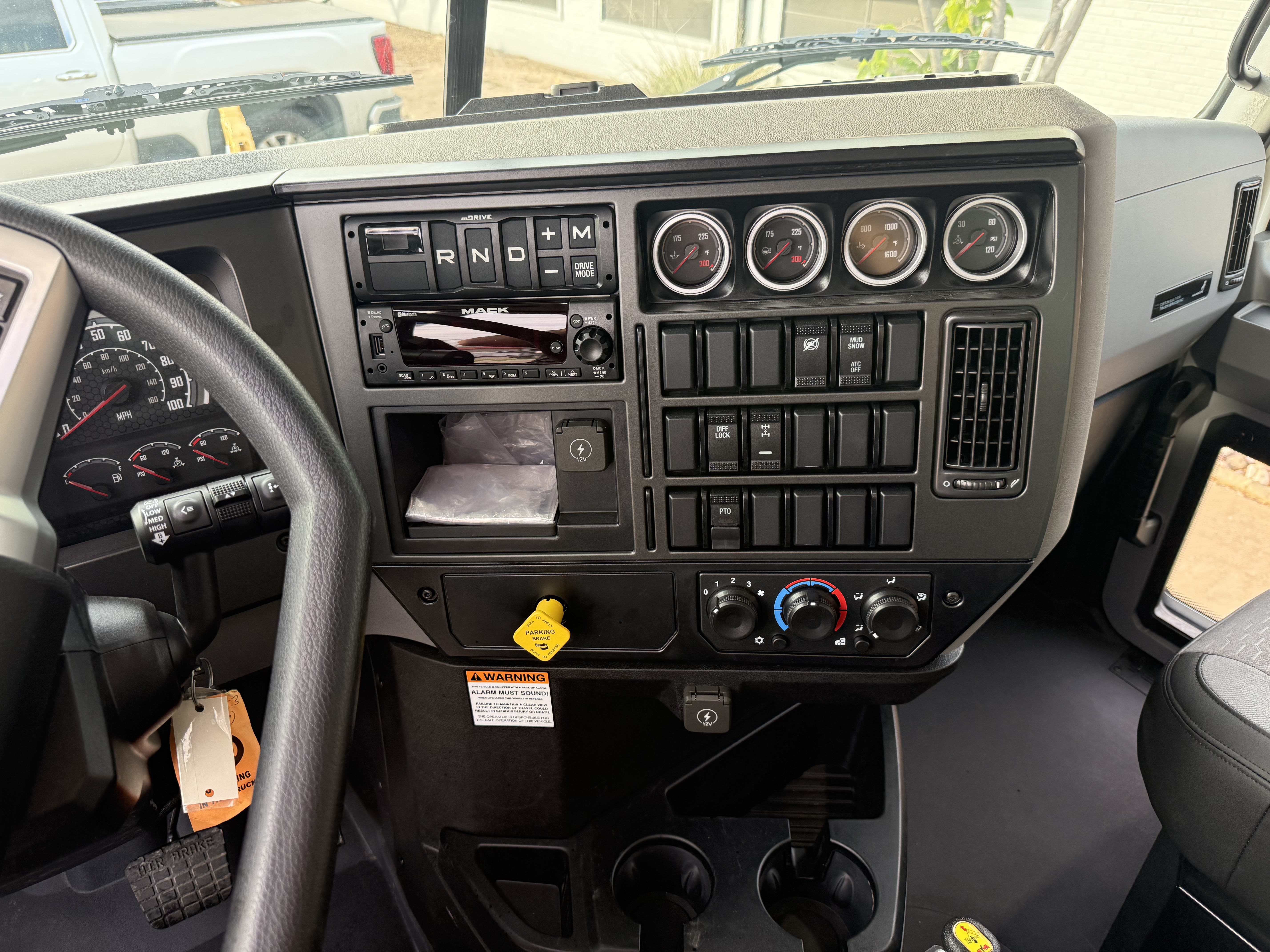 2026 Mack Granite - image 10