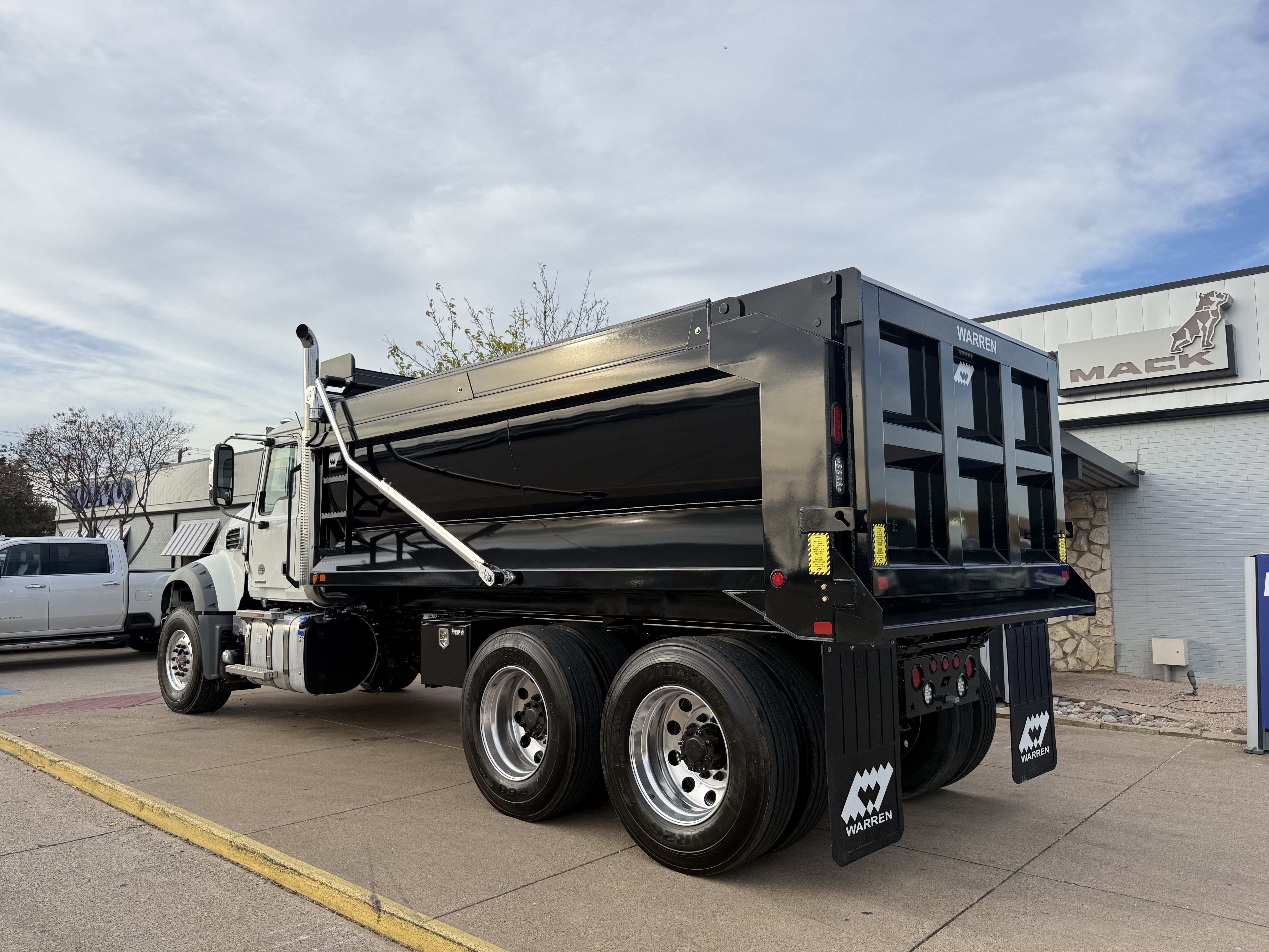 2026 Mack Granite - image 4