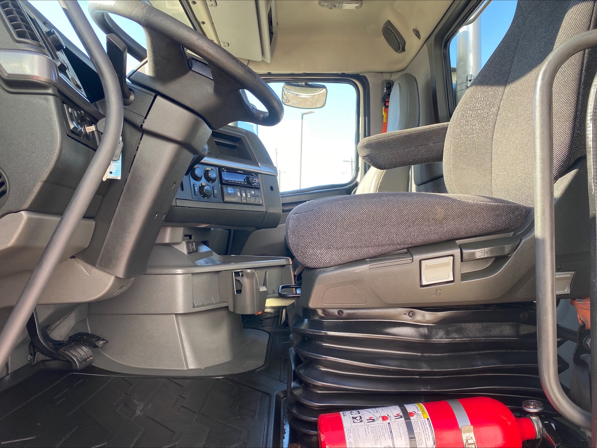 2021 Volvo - image 12