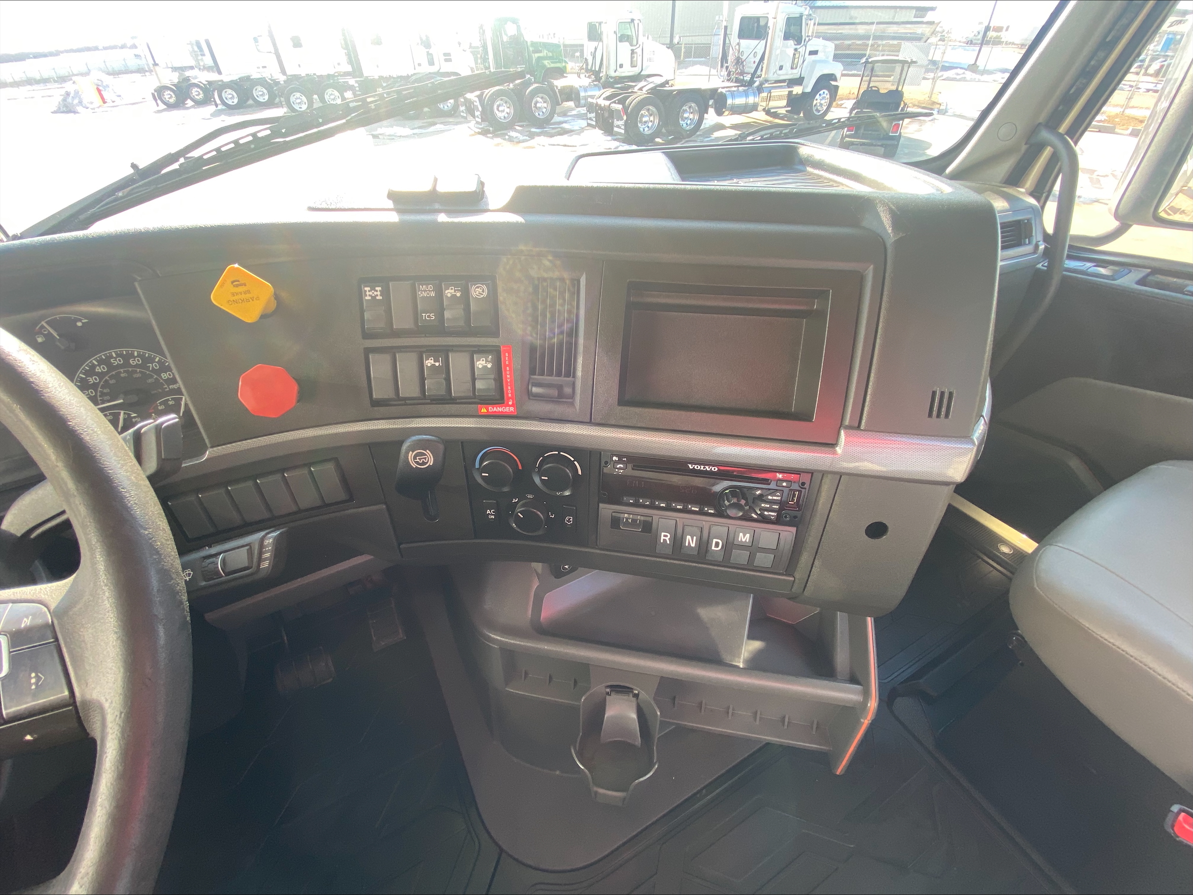 2021 Volvo - image 19