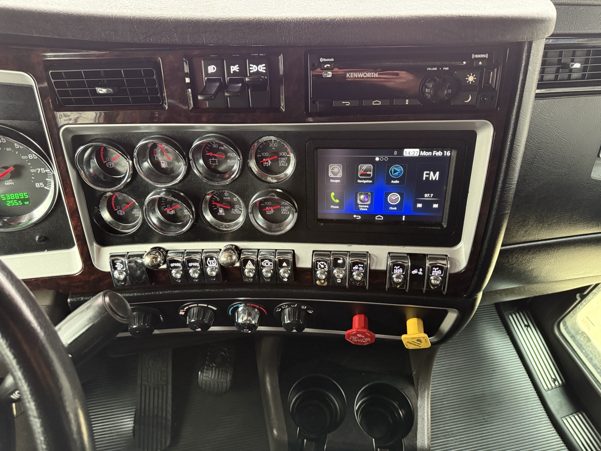 2022 Kenworth W900 - image 19