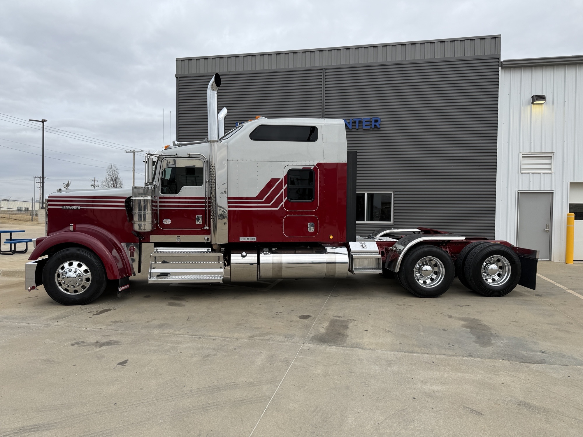 2022 Kenworth W900 - image 8