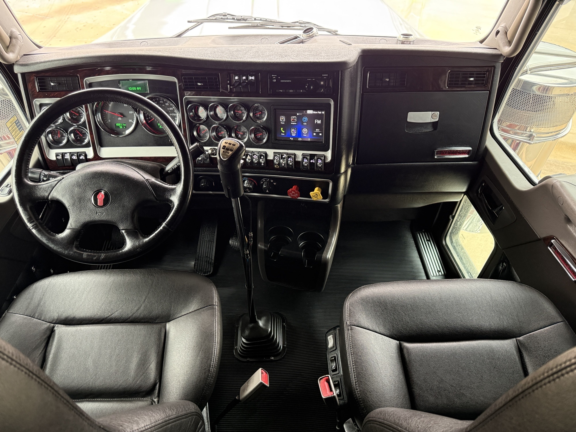 2022 Kenworth W900 - image 20