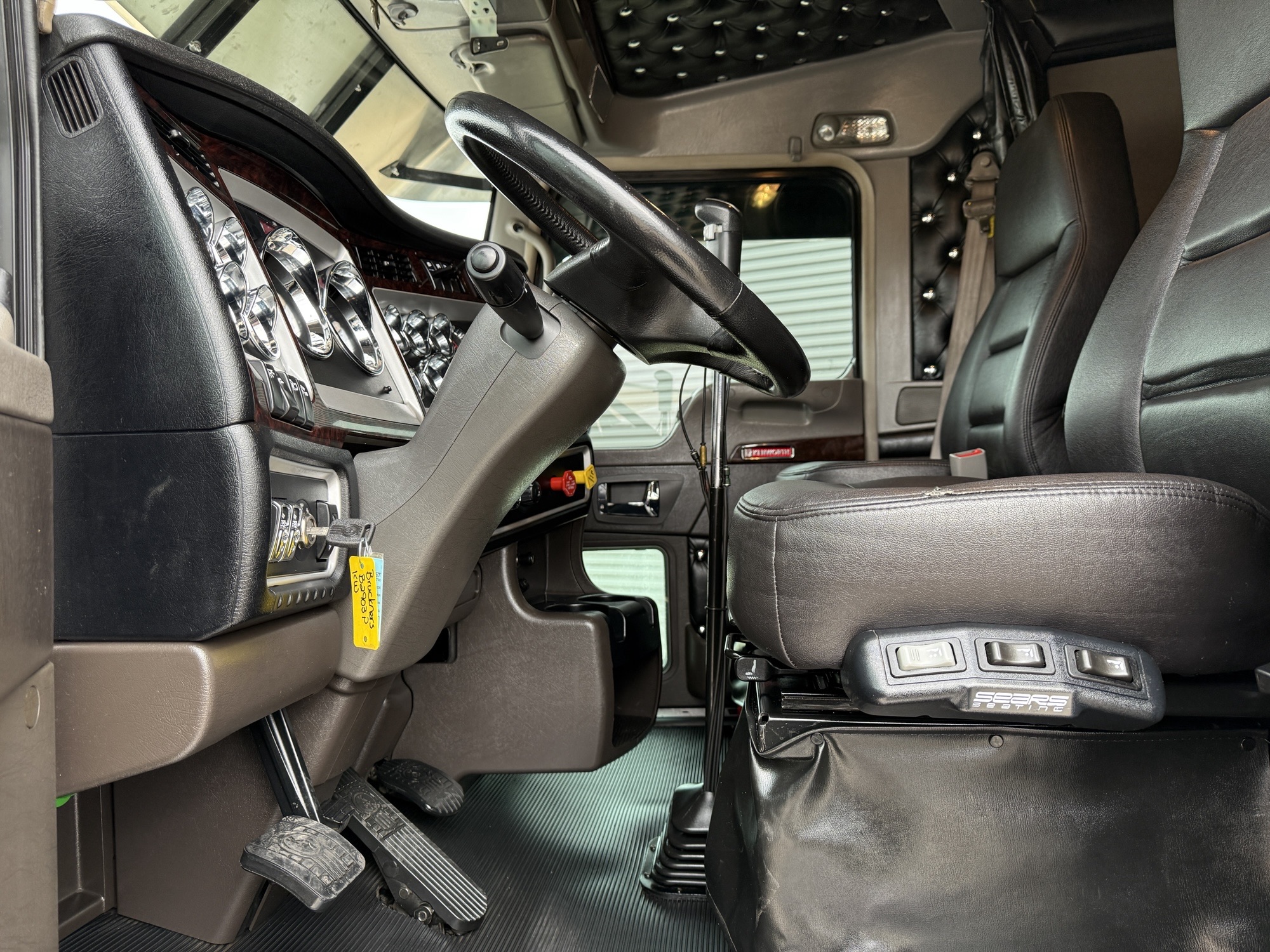 2022 Kenworth W900 - image 12