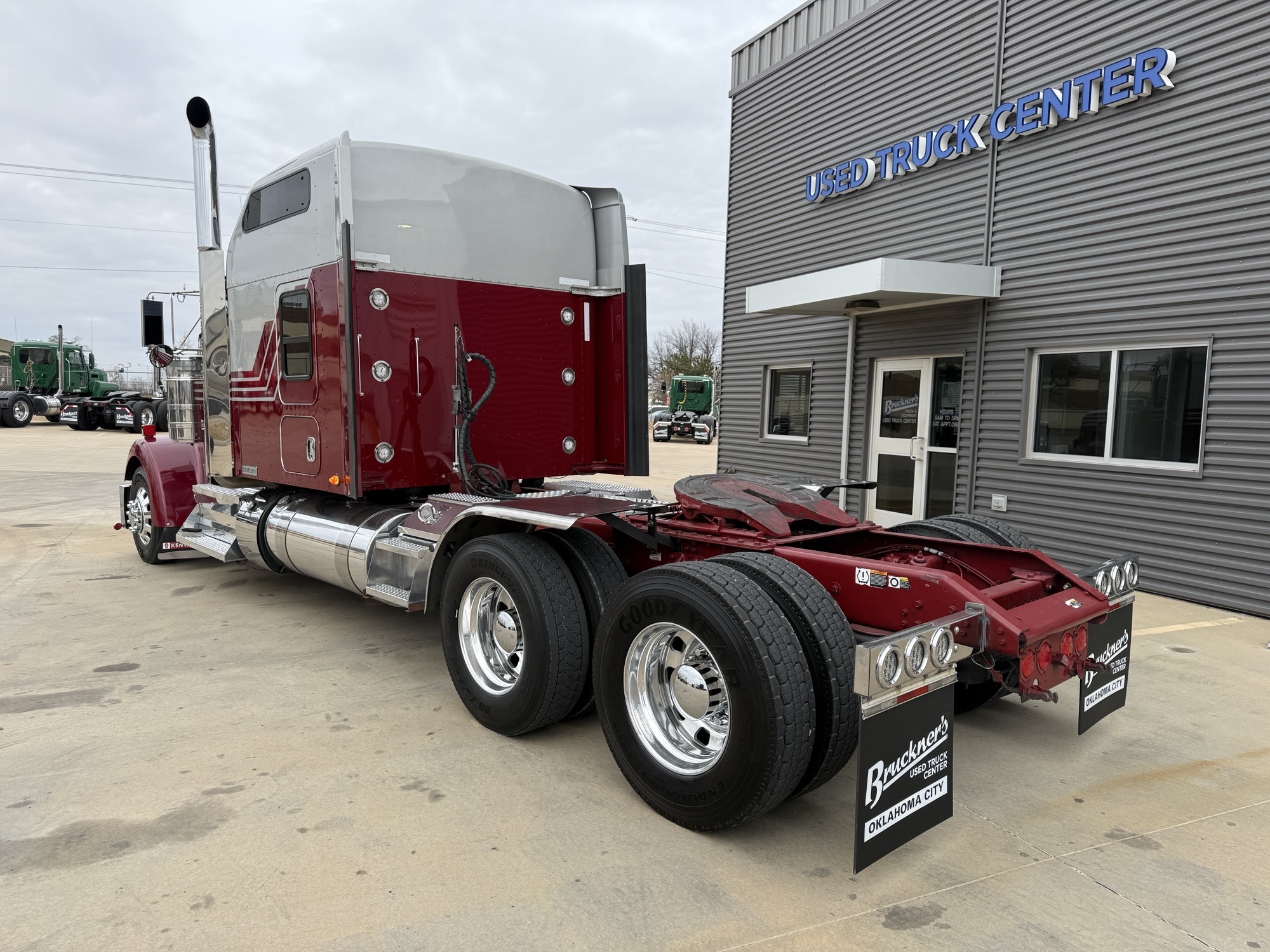 2022 Kenworth W900 - image 7