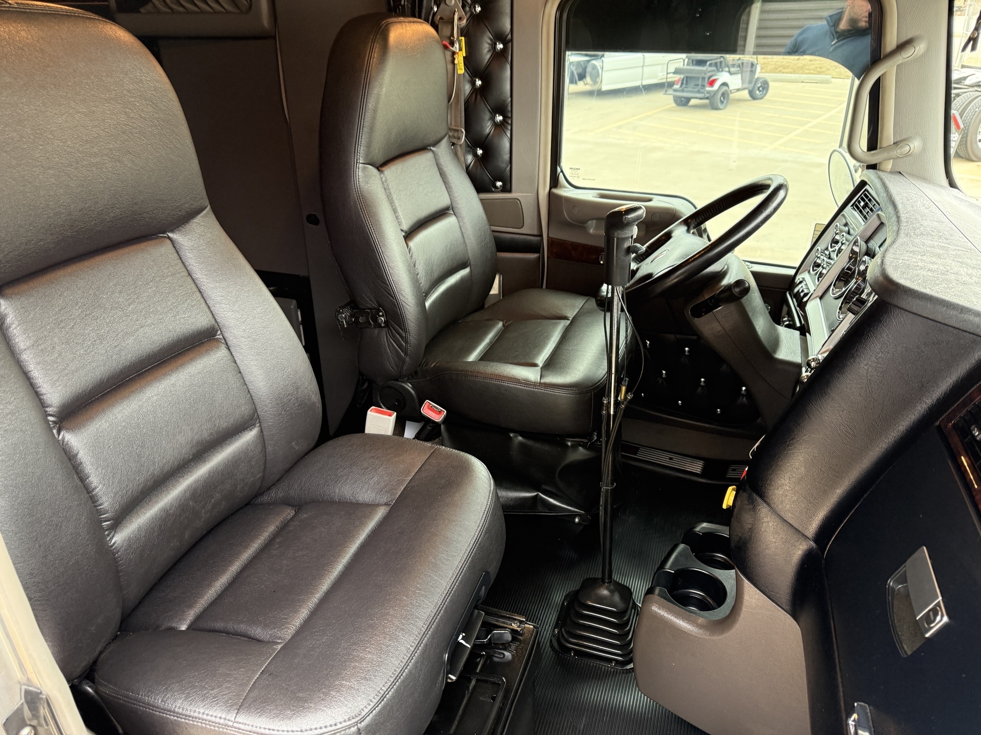 2022 Kenworth W900 - image 16