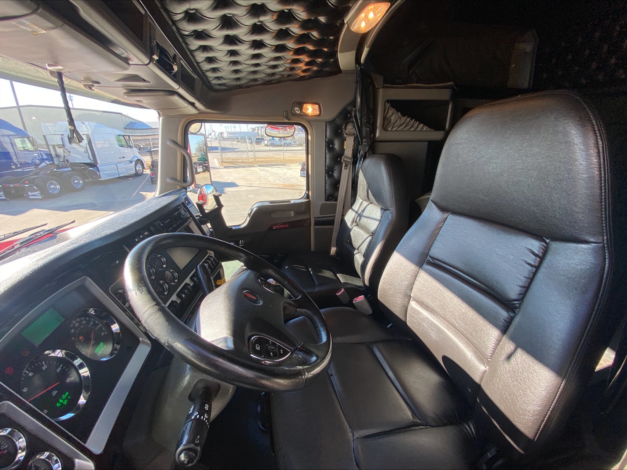 2021 Kenworth W900 - image 13