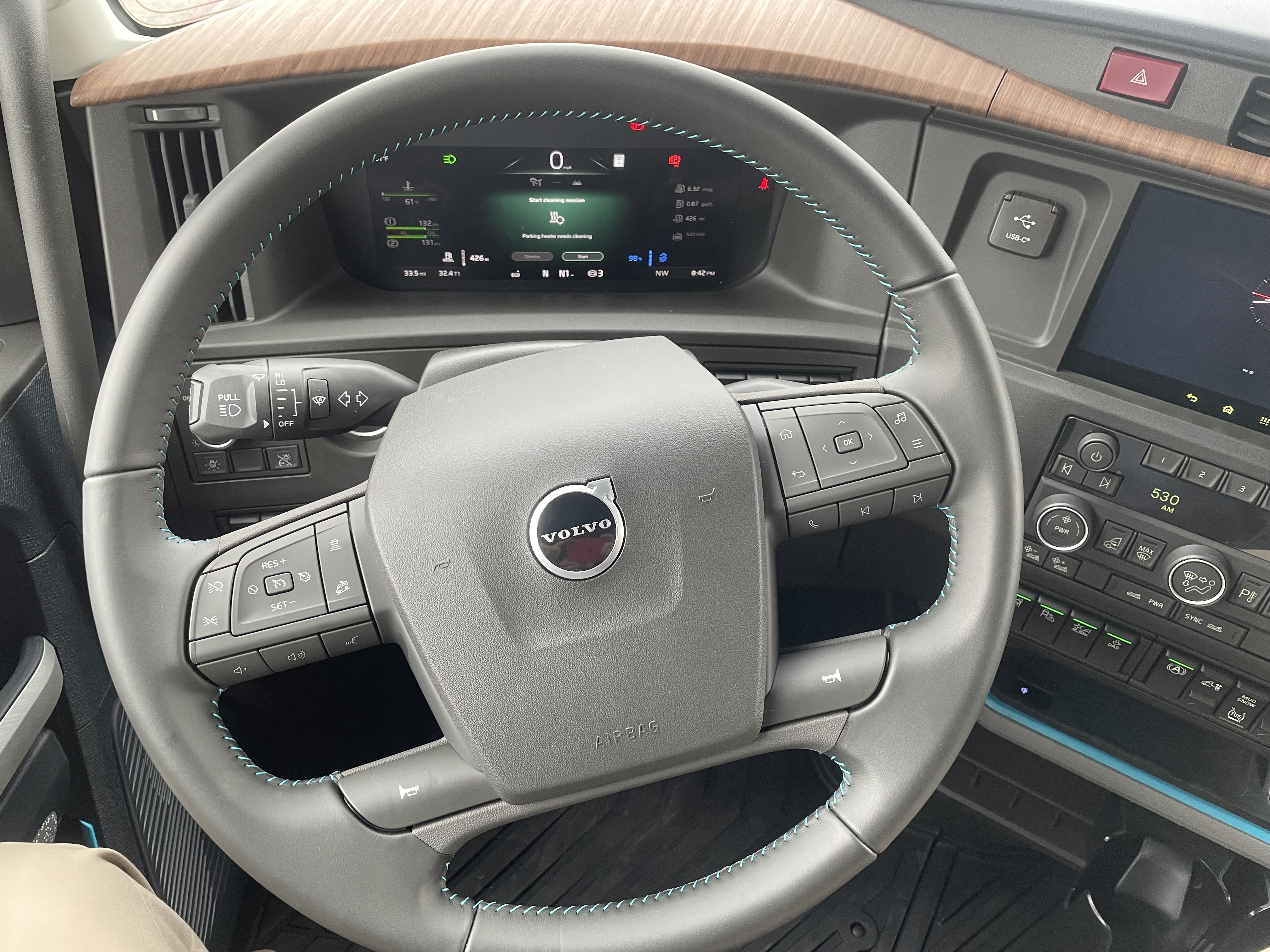 2026 Volvo - image 11