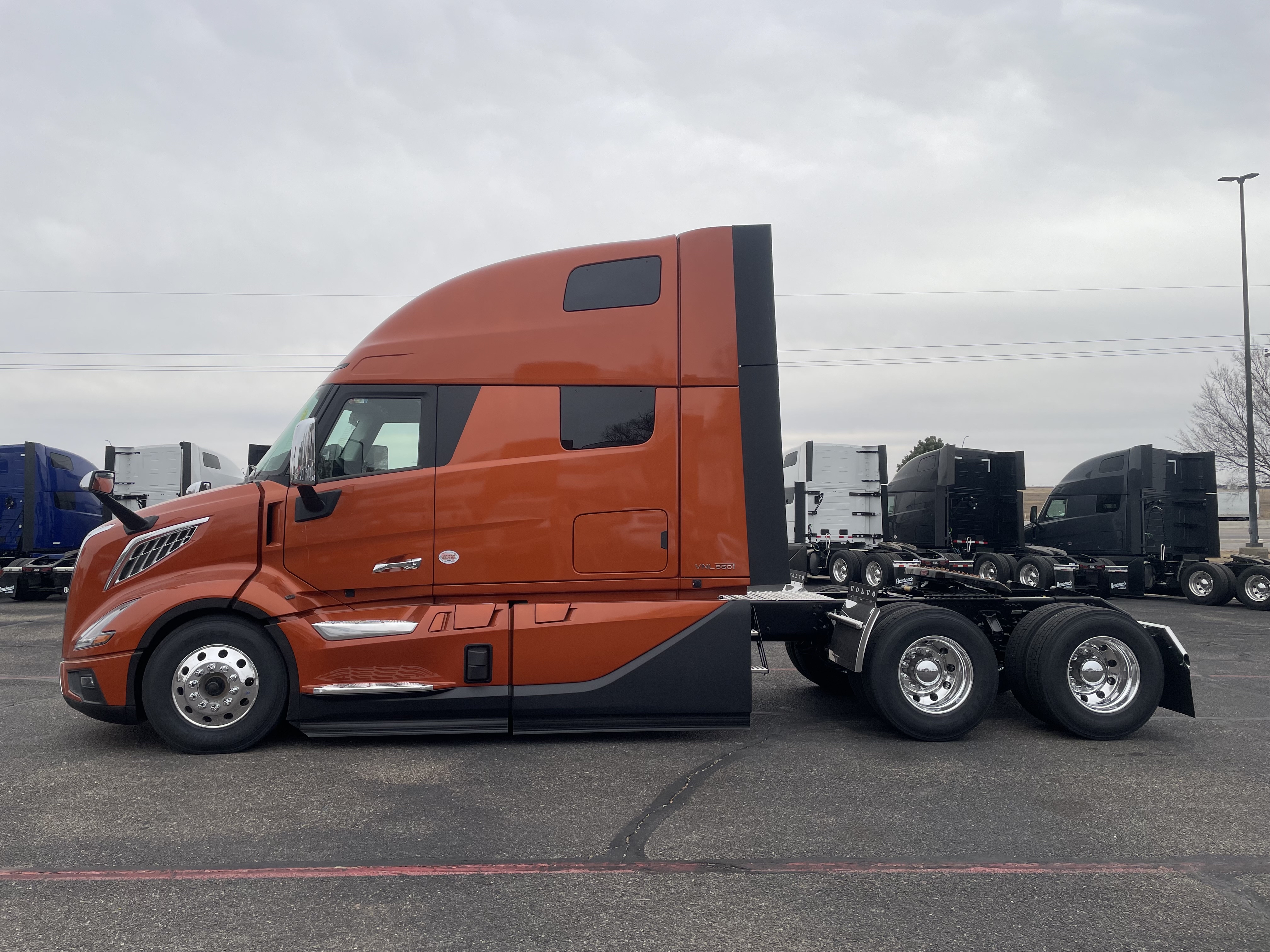 2026 Volvo - image 10