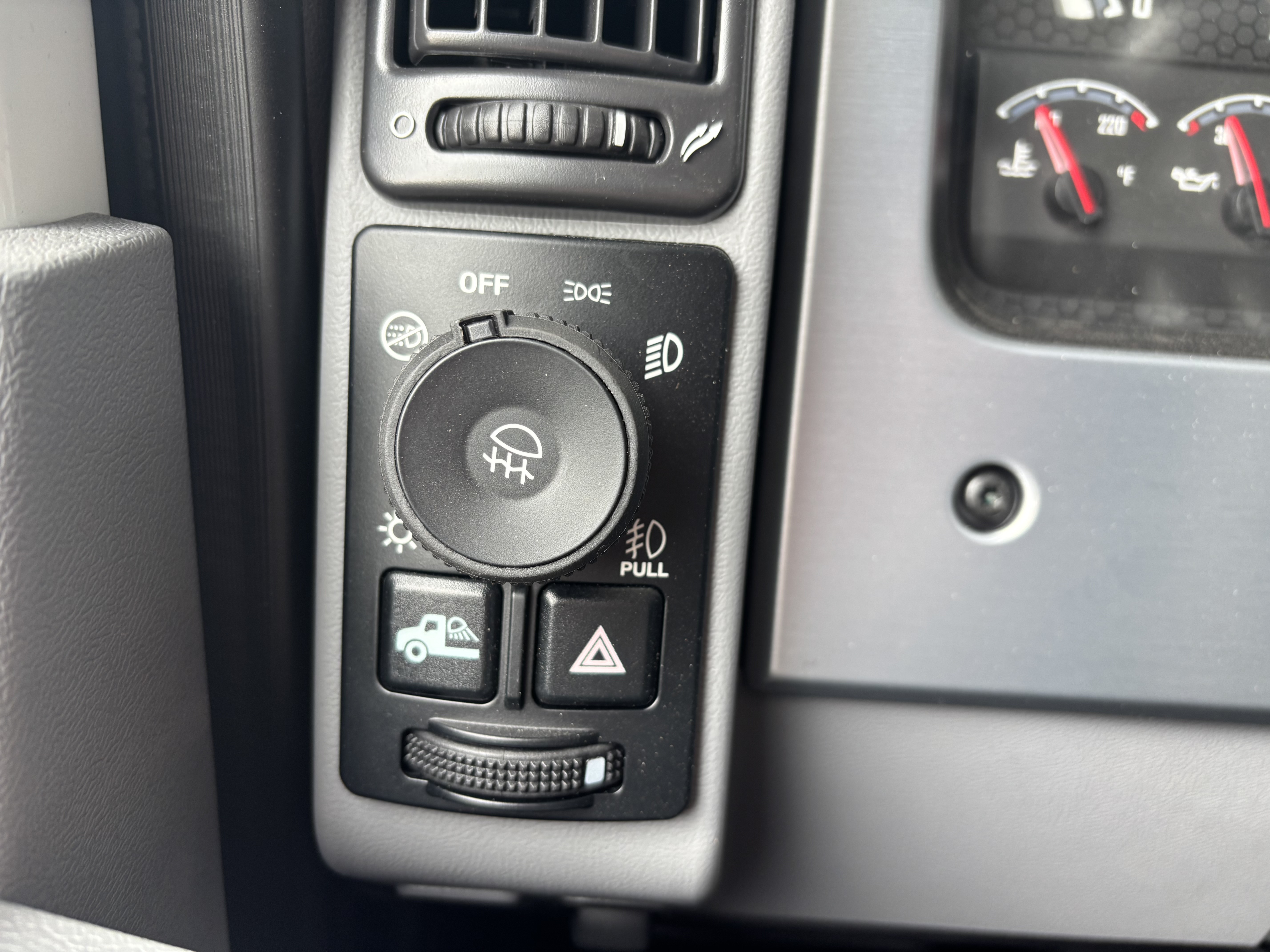 2026 Mack - image 28