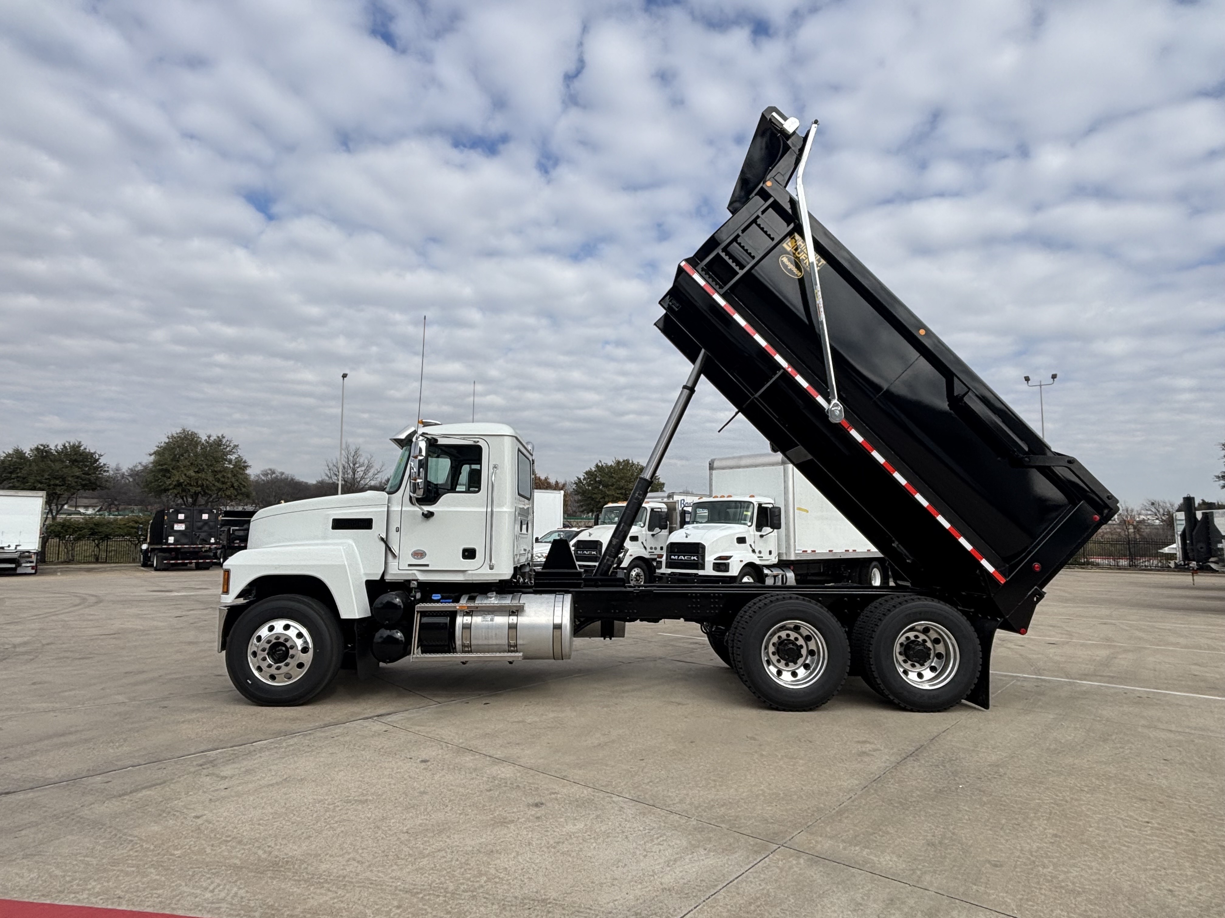 2026 Mack - image 17