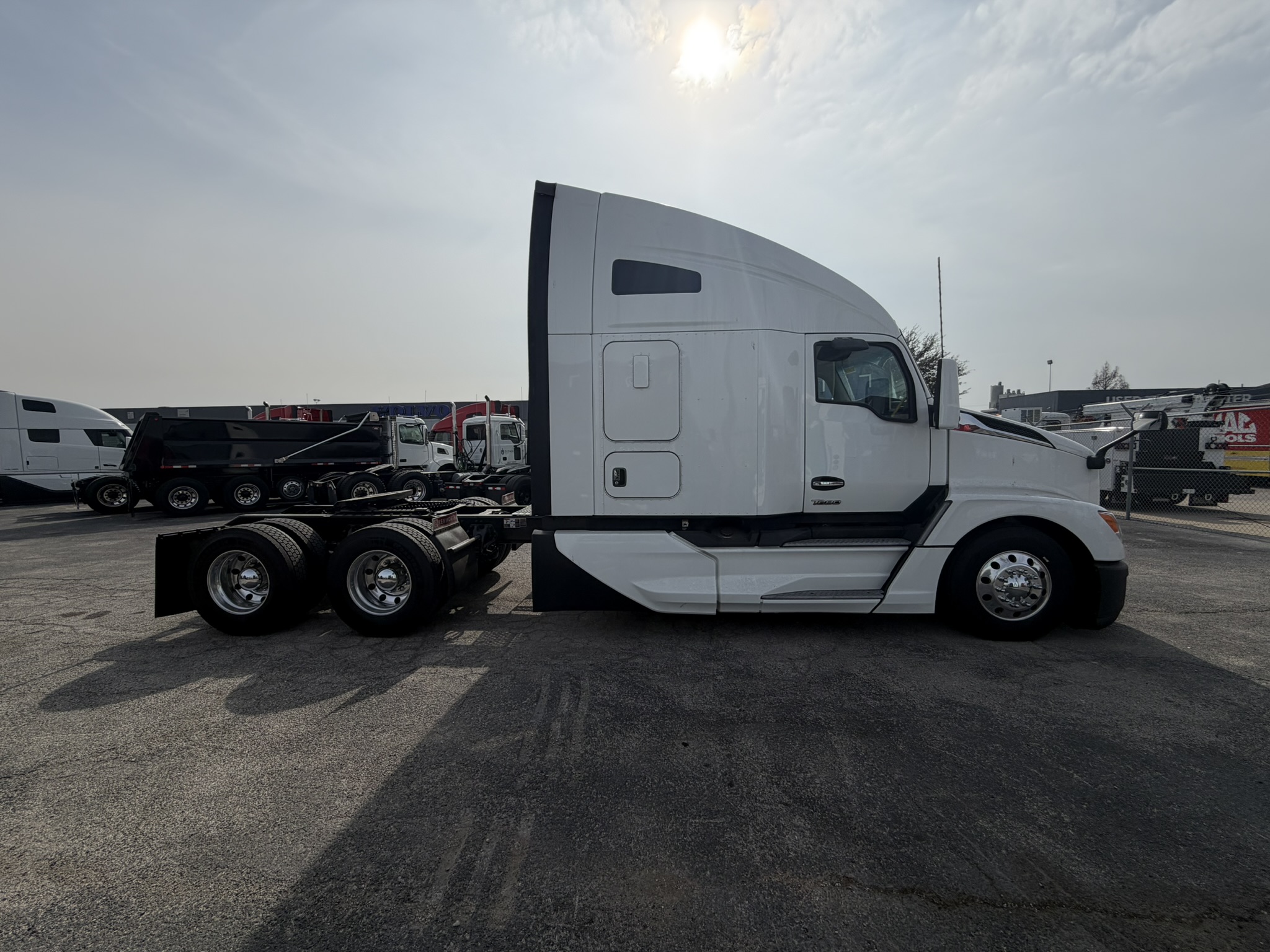 2024 Kenworth T680 - image 4