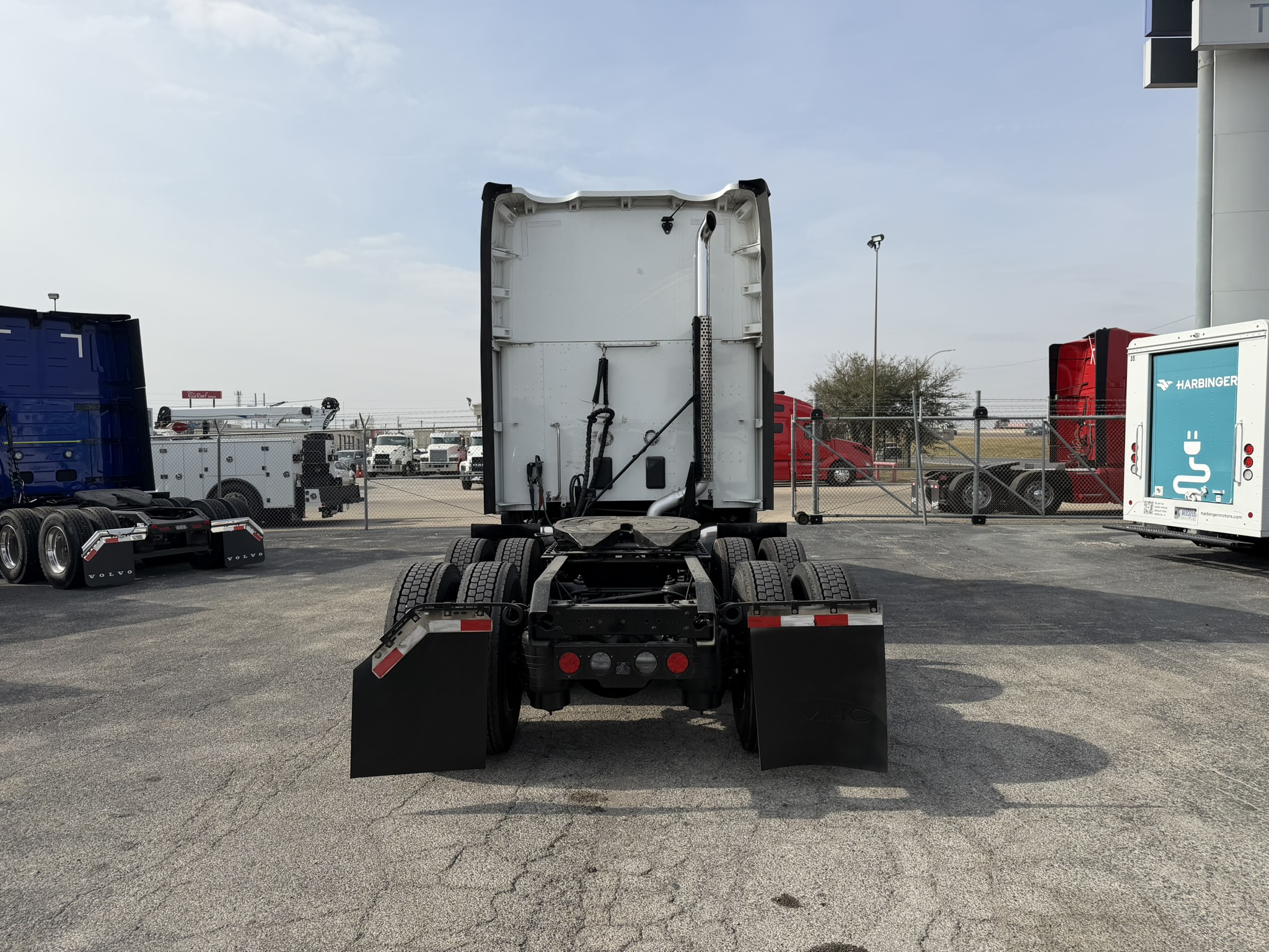 2024 Kenworth T680 - image 6
