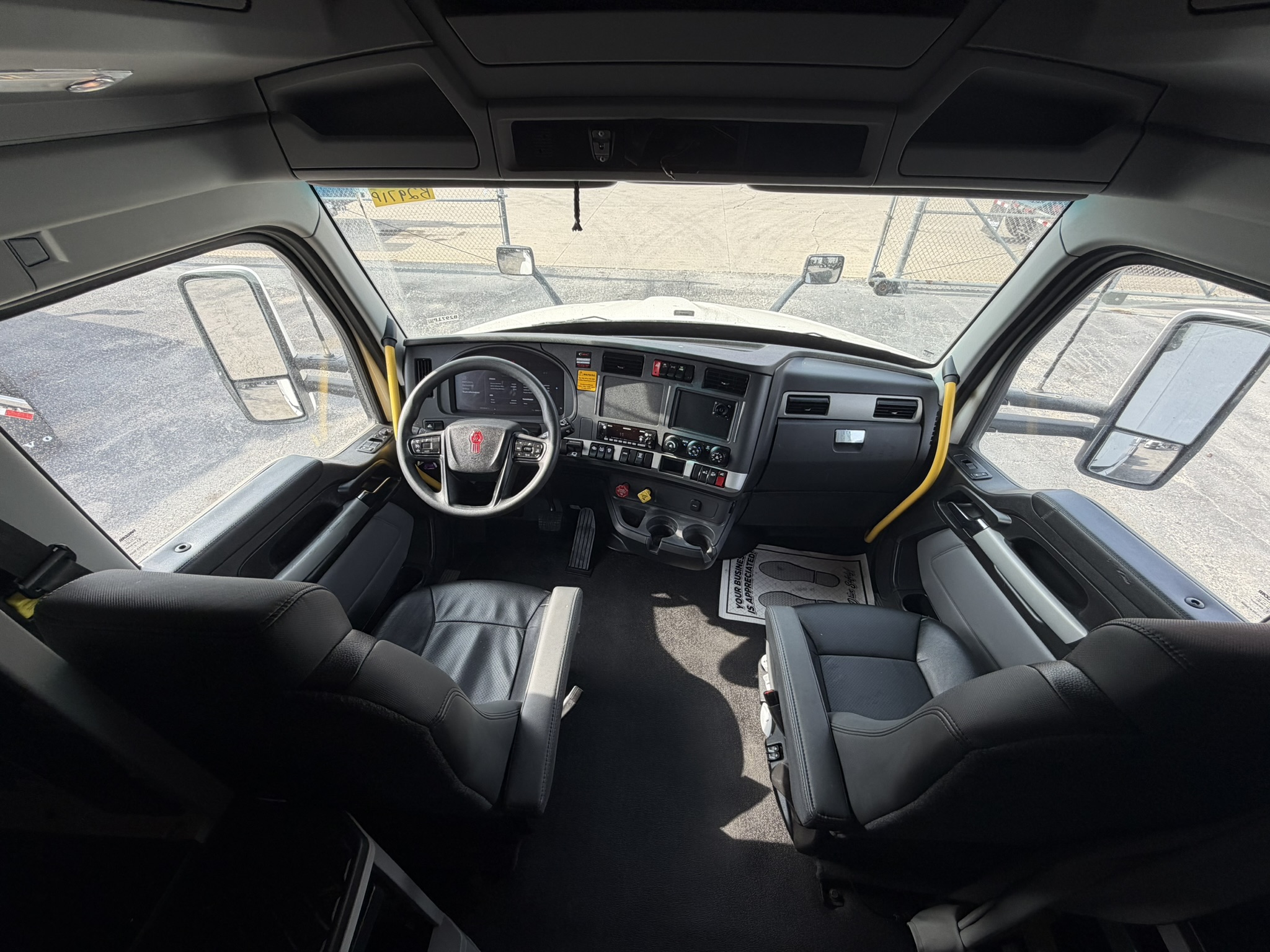 2024 Kenworth T680 - image 25