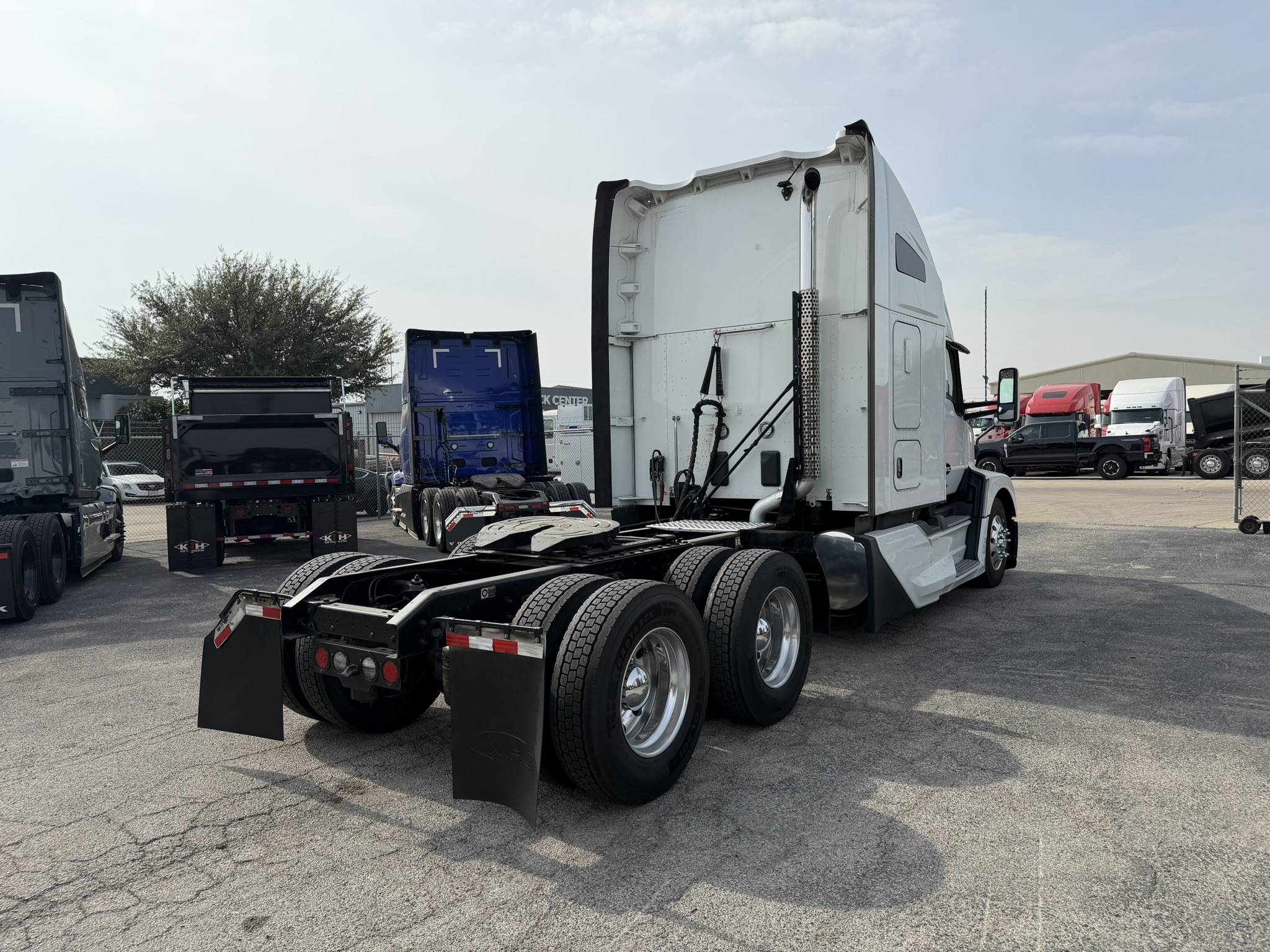 2024 Kenworth T680 - image 5