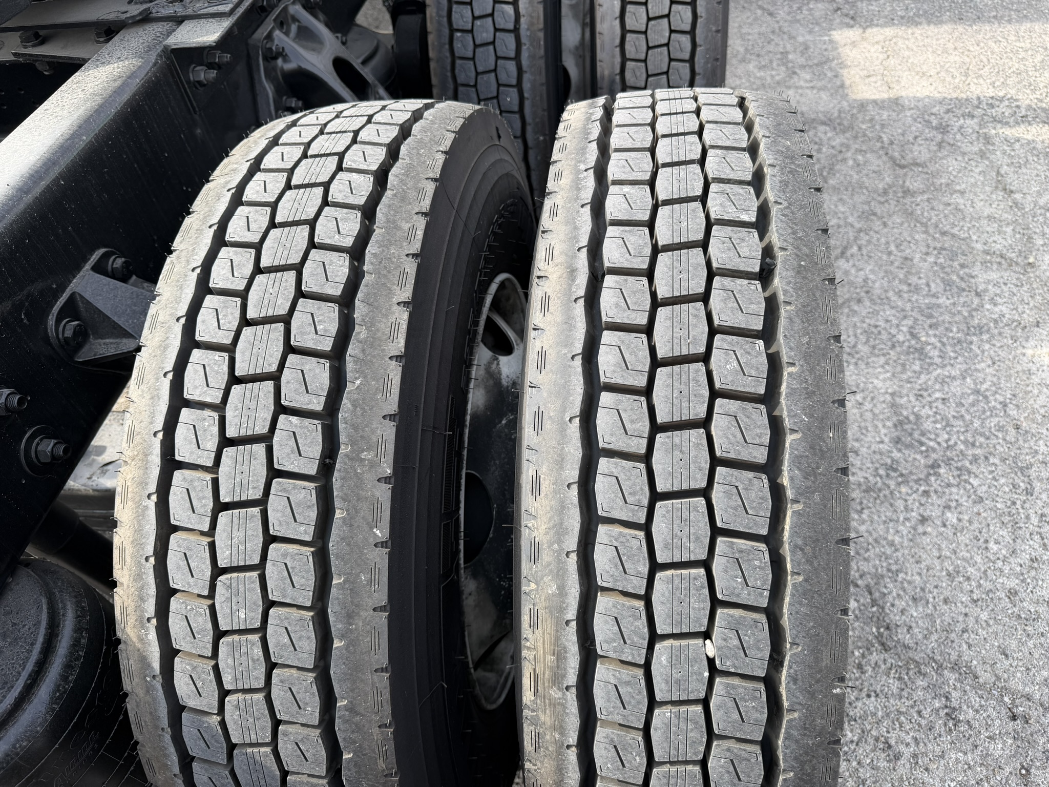 2024 Kenworth T680 - image 13