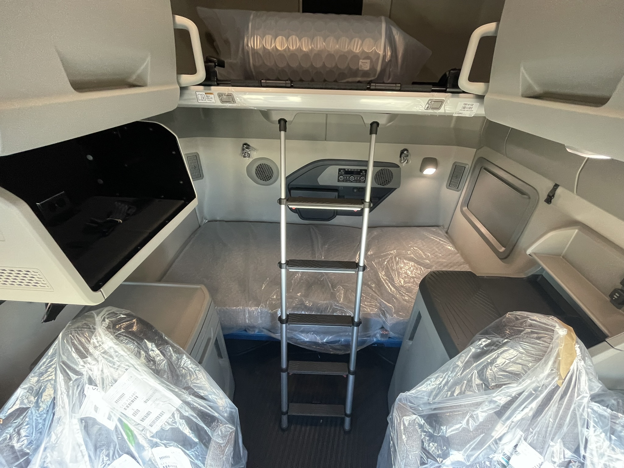 2026 Volvo - image 18