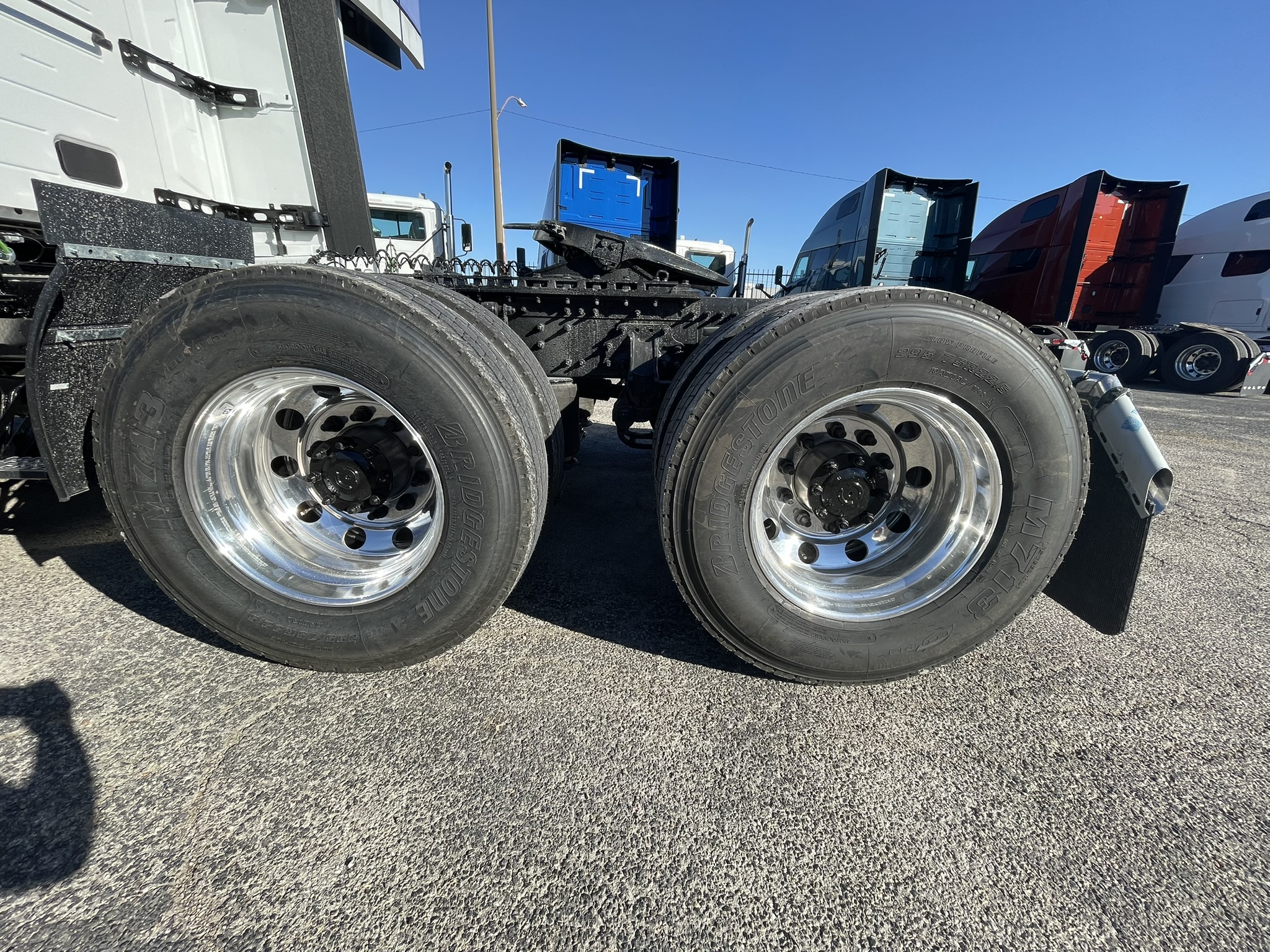 2026 Volvo - image 11