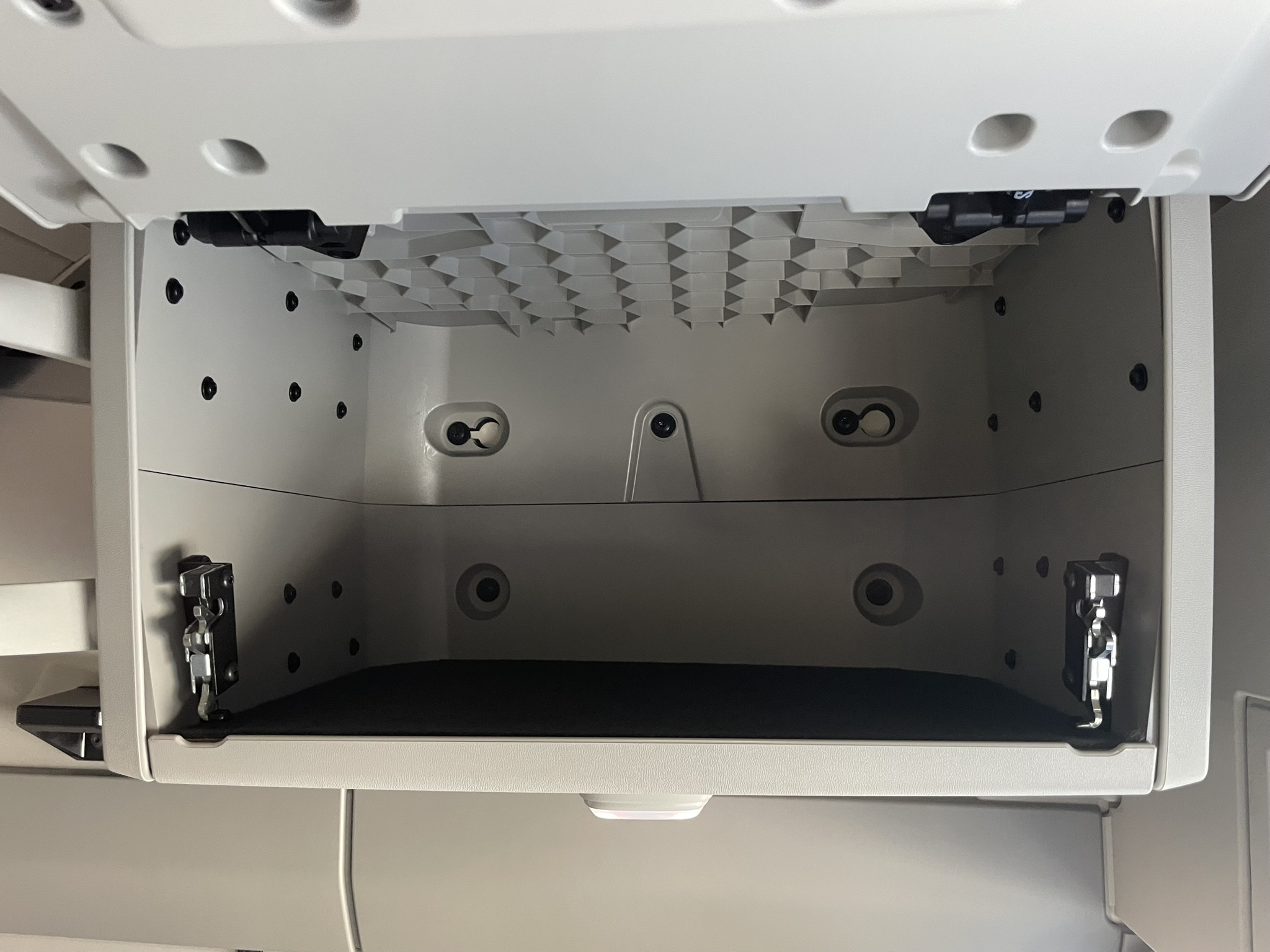 2026 Volvo - image 24