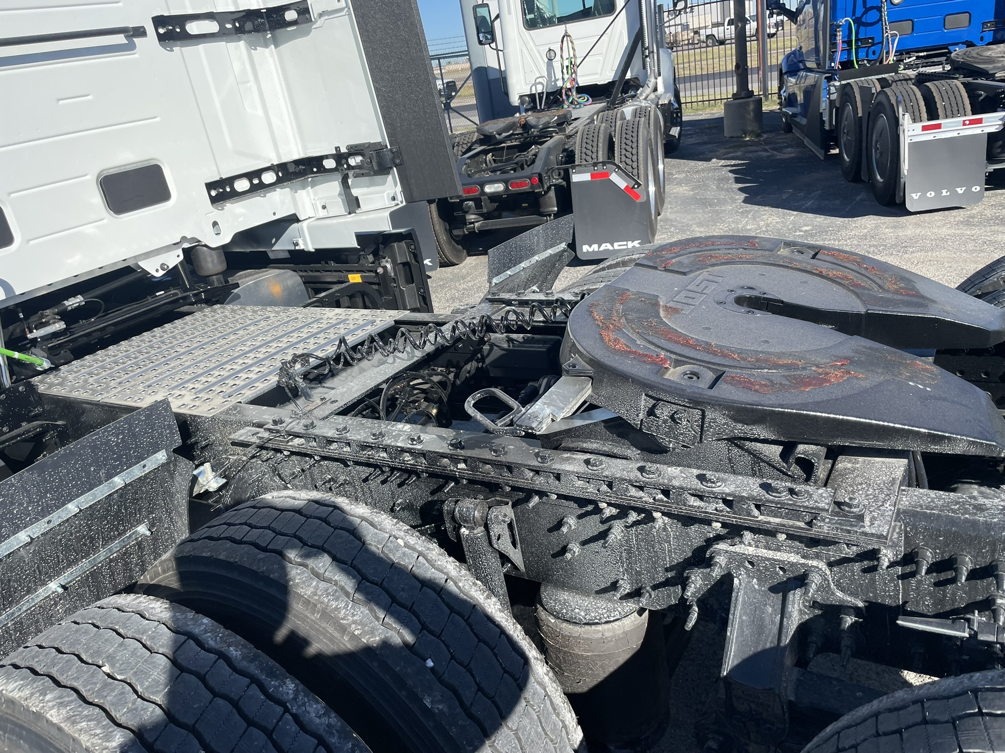 2026 Volvo - image 6