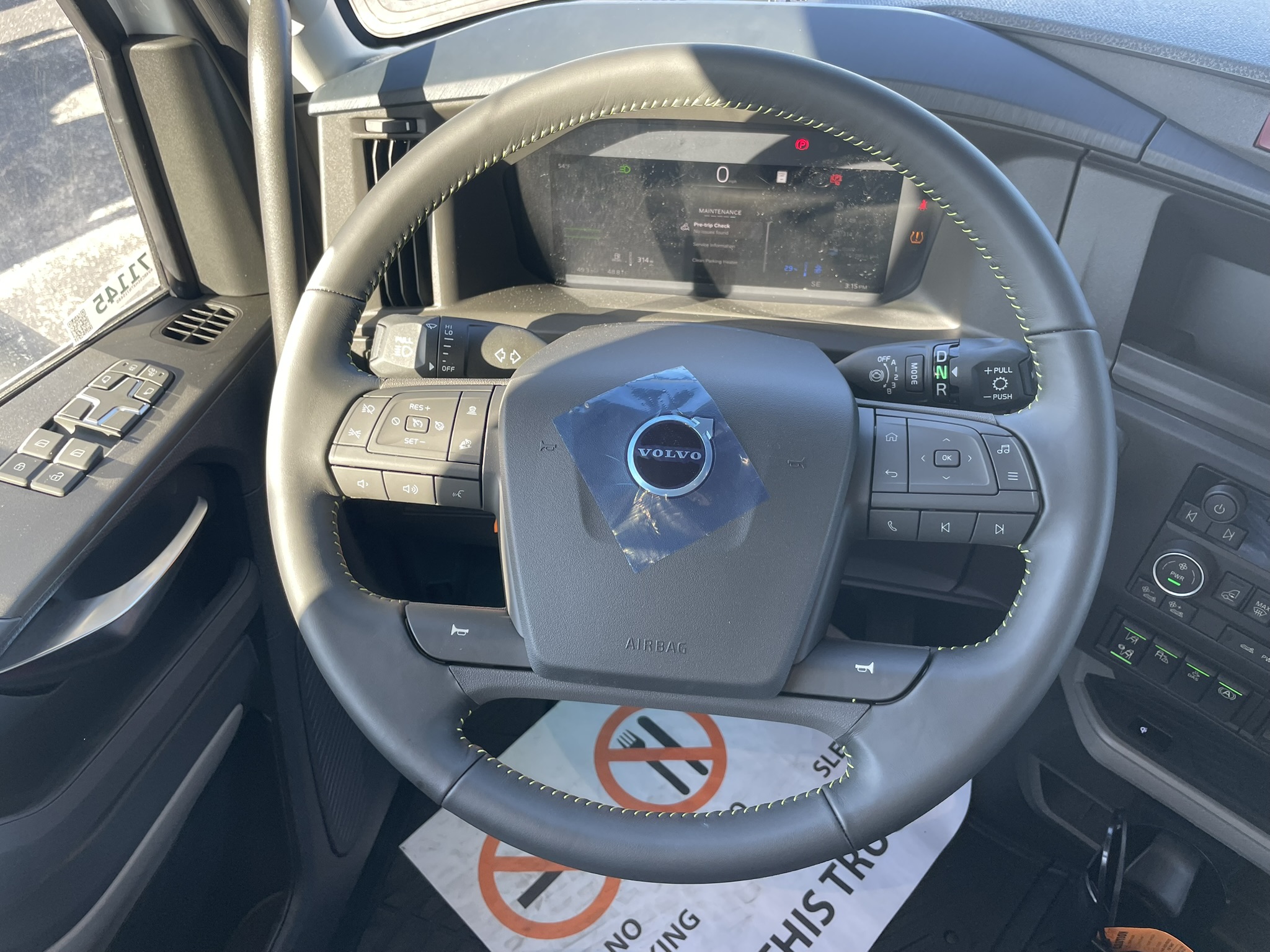 2026 Volvo - image 15