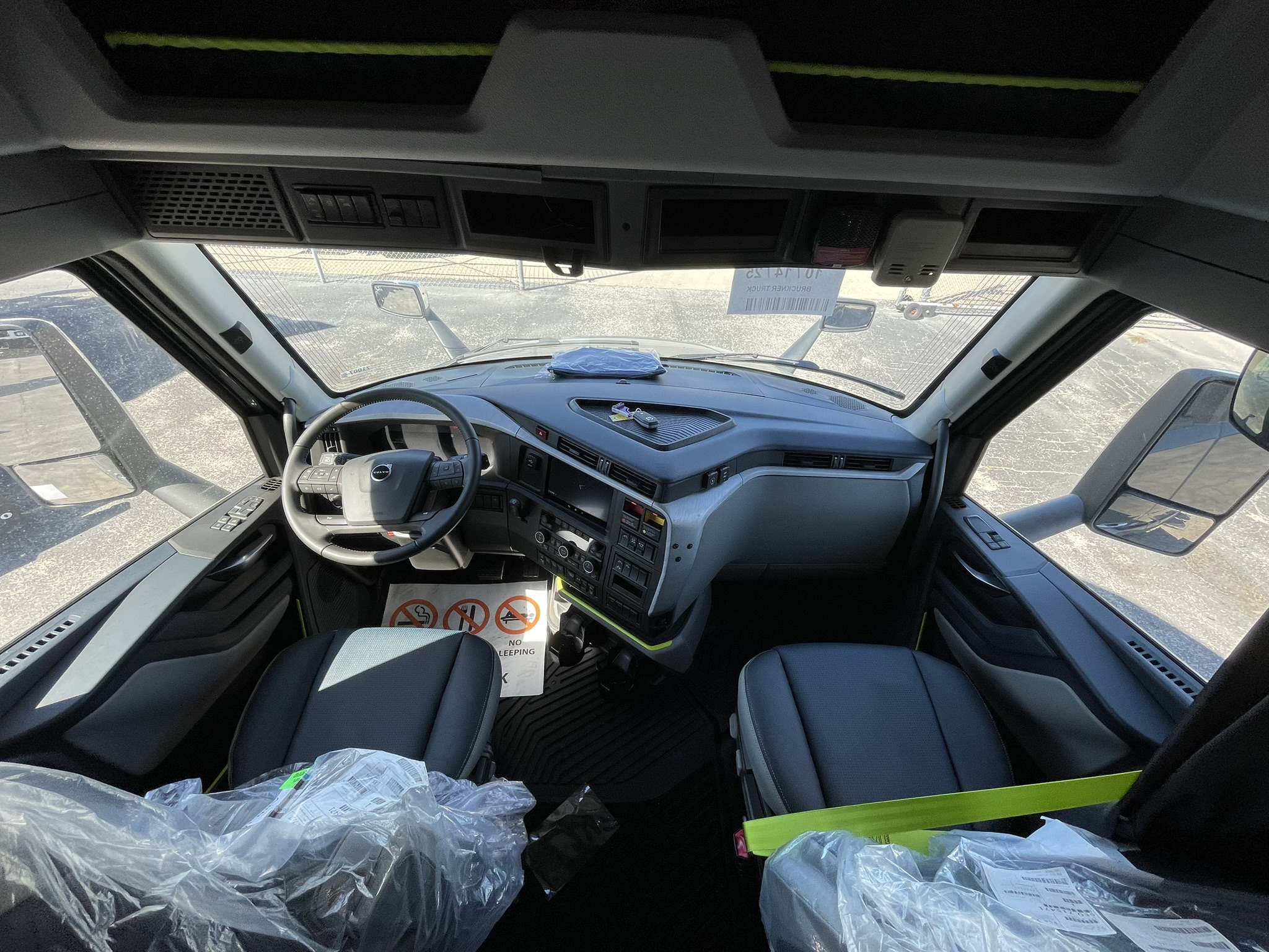 2026 Volvo - image 14