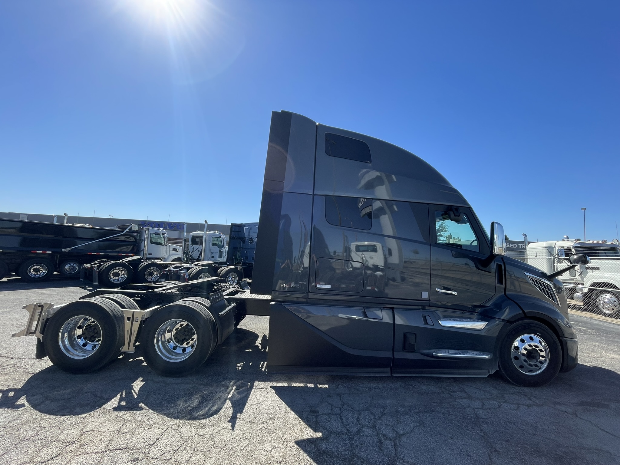 2026 Volvo - image 4