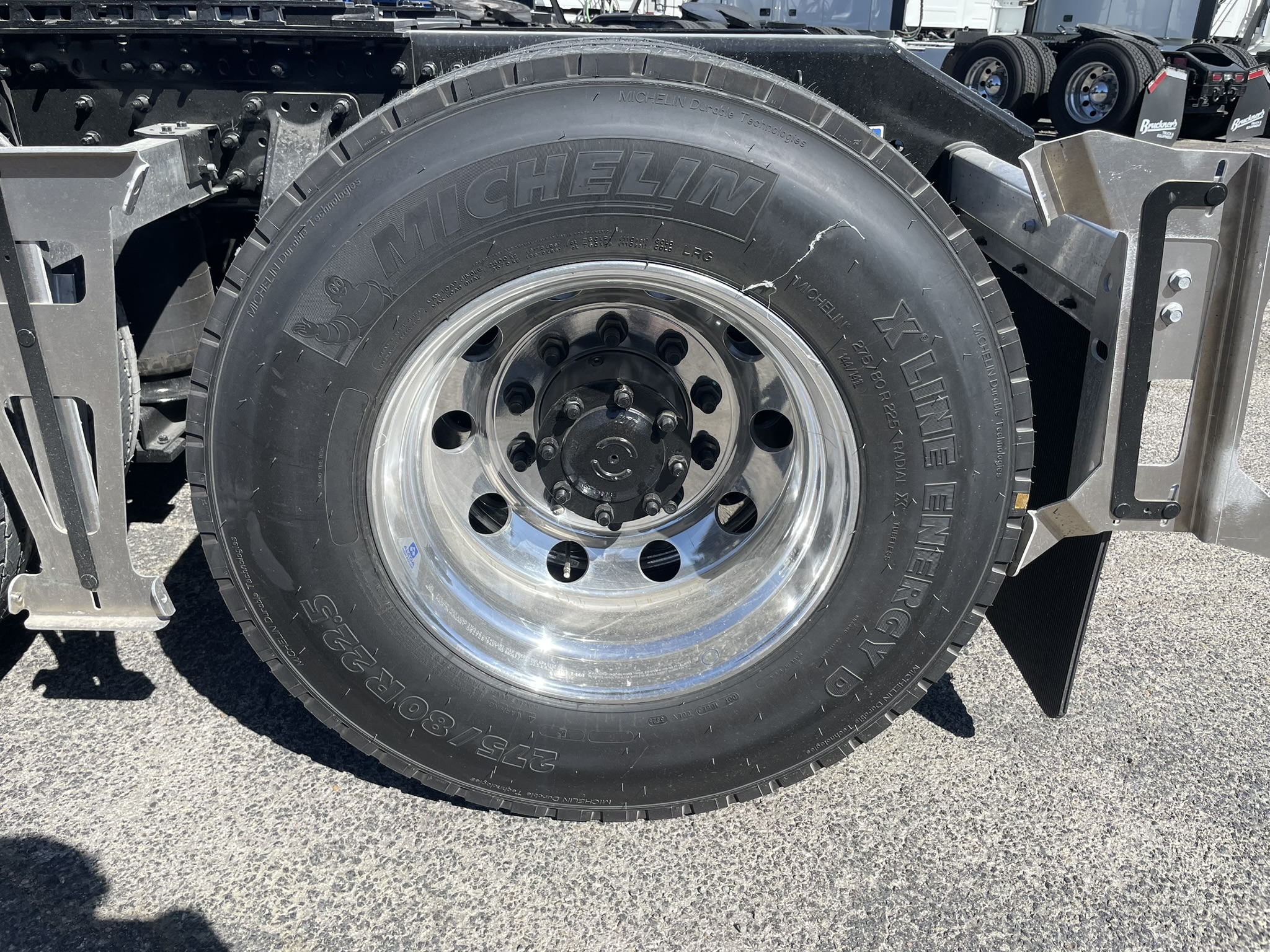 2026 Volvo - image 9