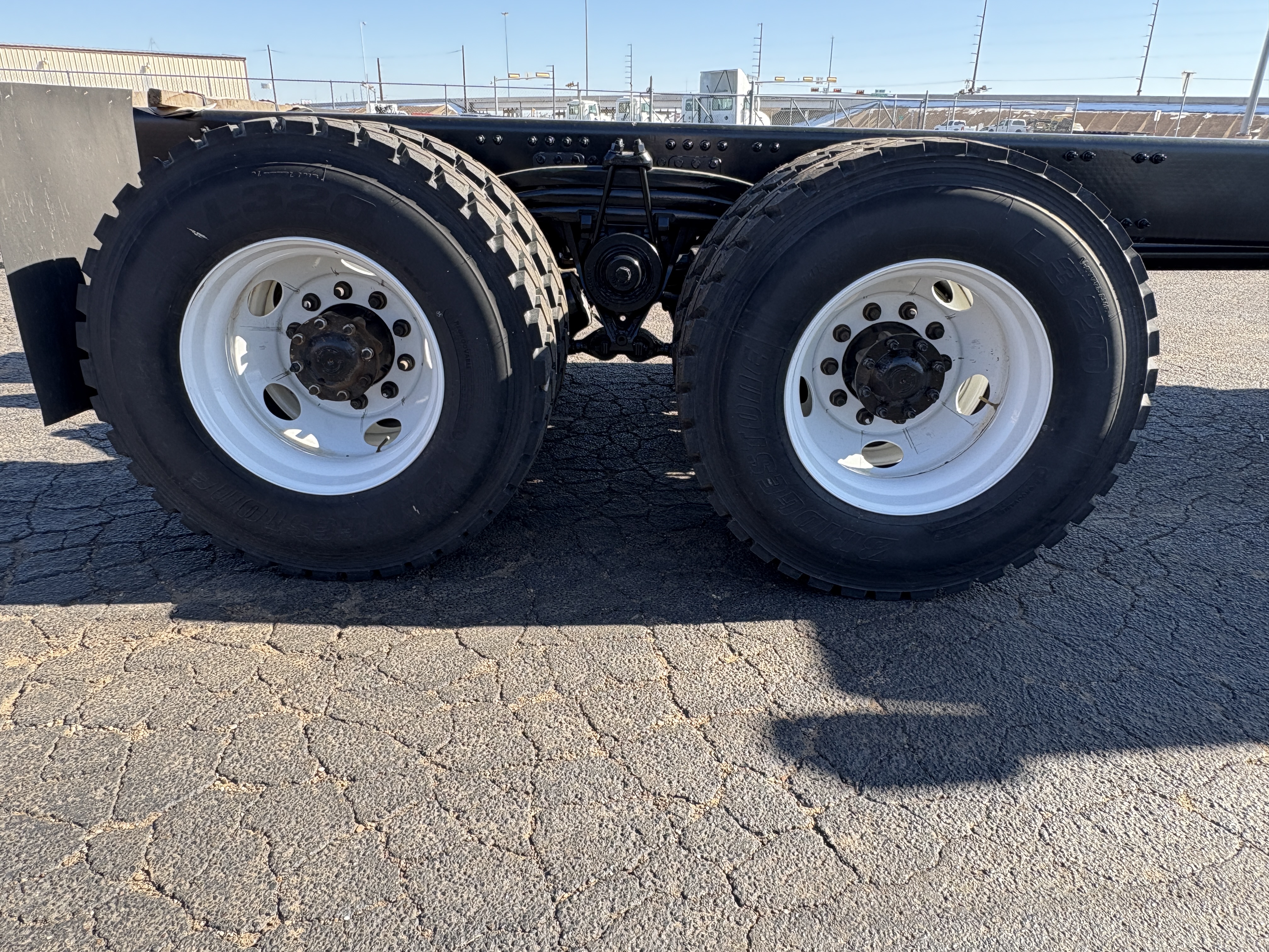 2026 Volvo - image 9