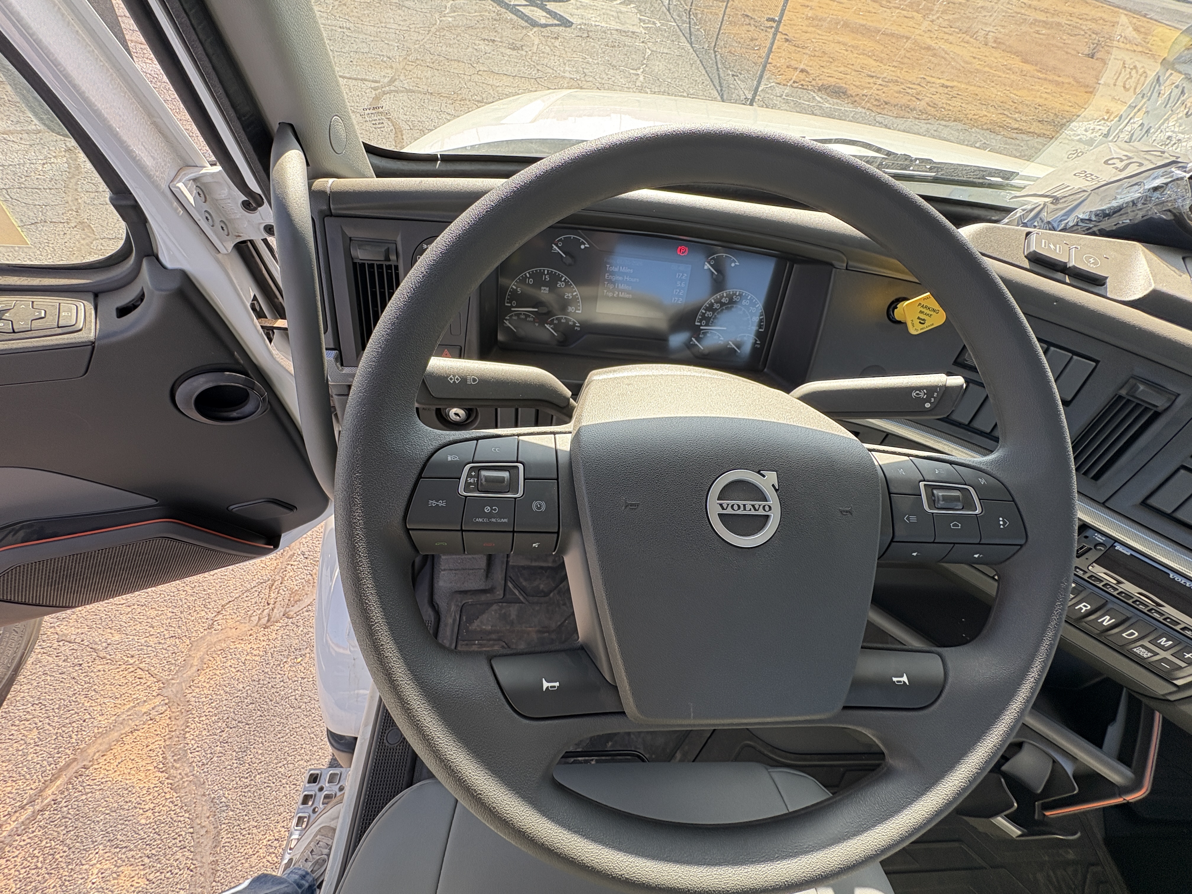 2026 Volvo - image 17