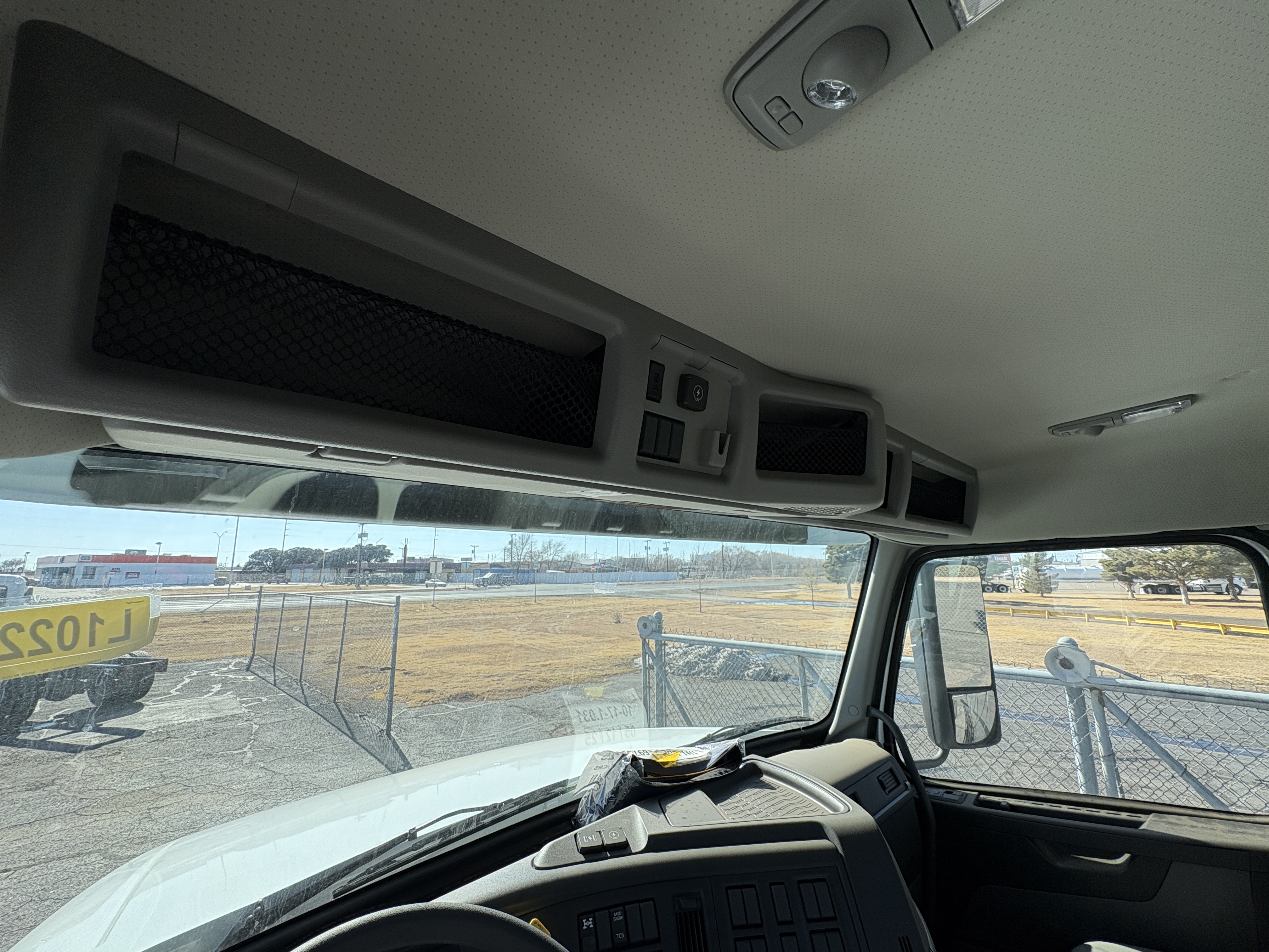 2026 Volvo - image 19