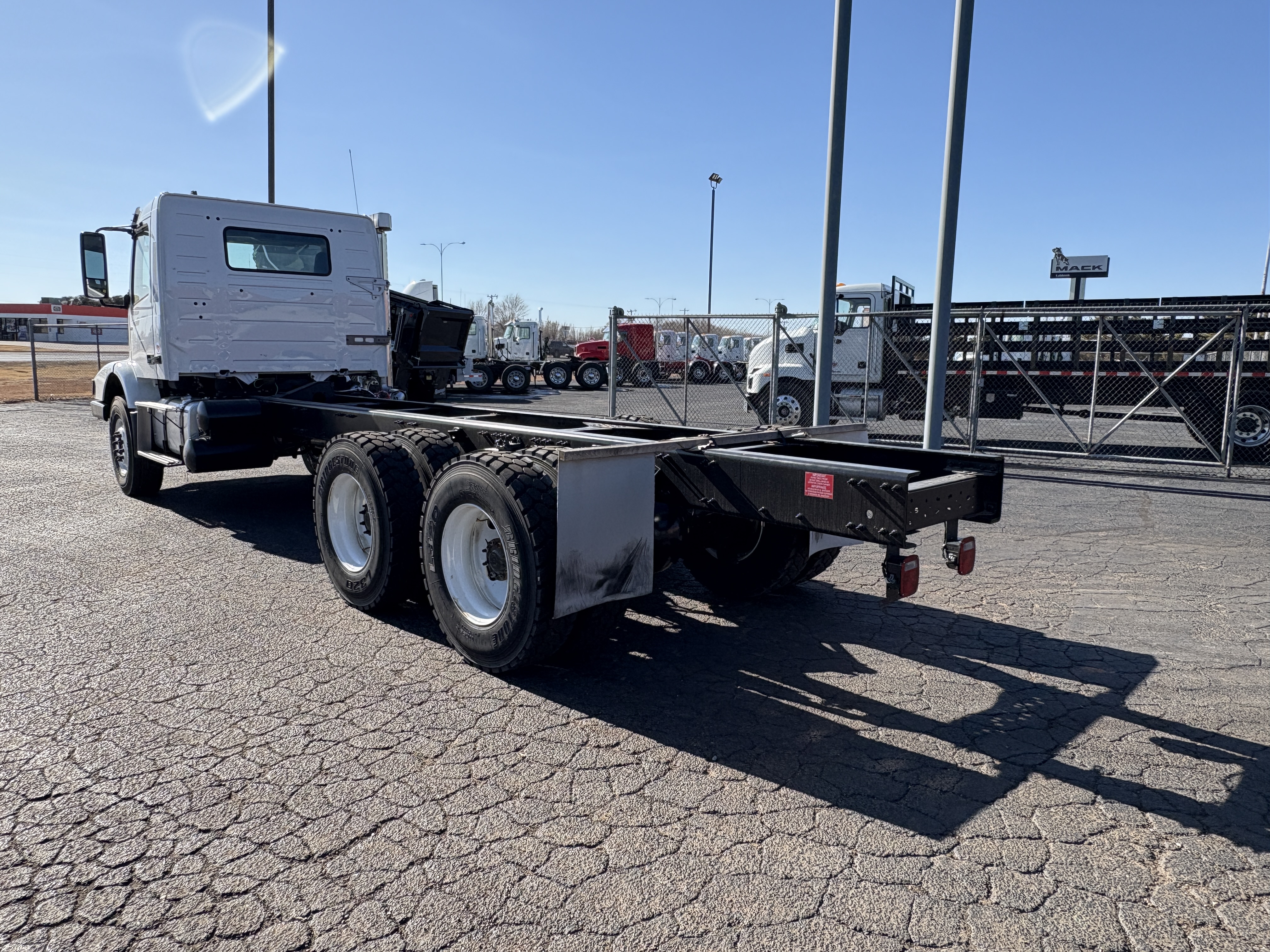 2026 Volvo - image 7