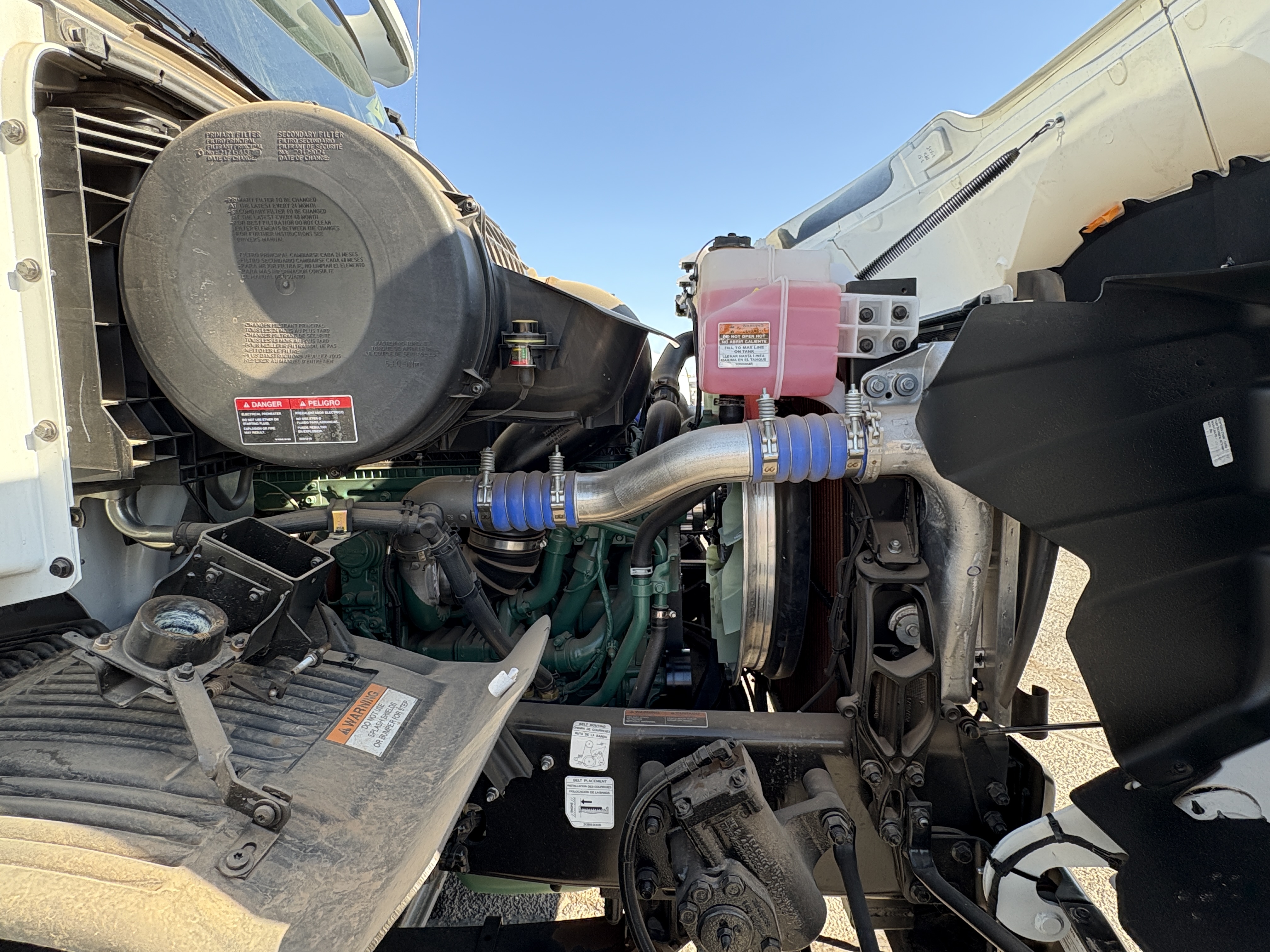 2026 Volvo - image 14